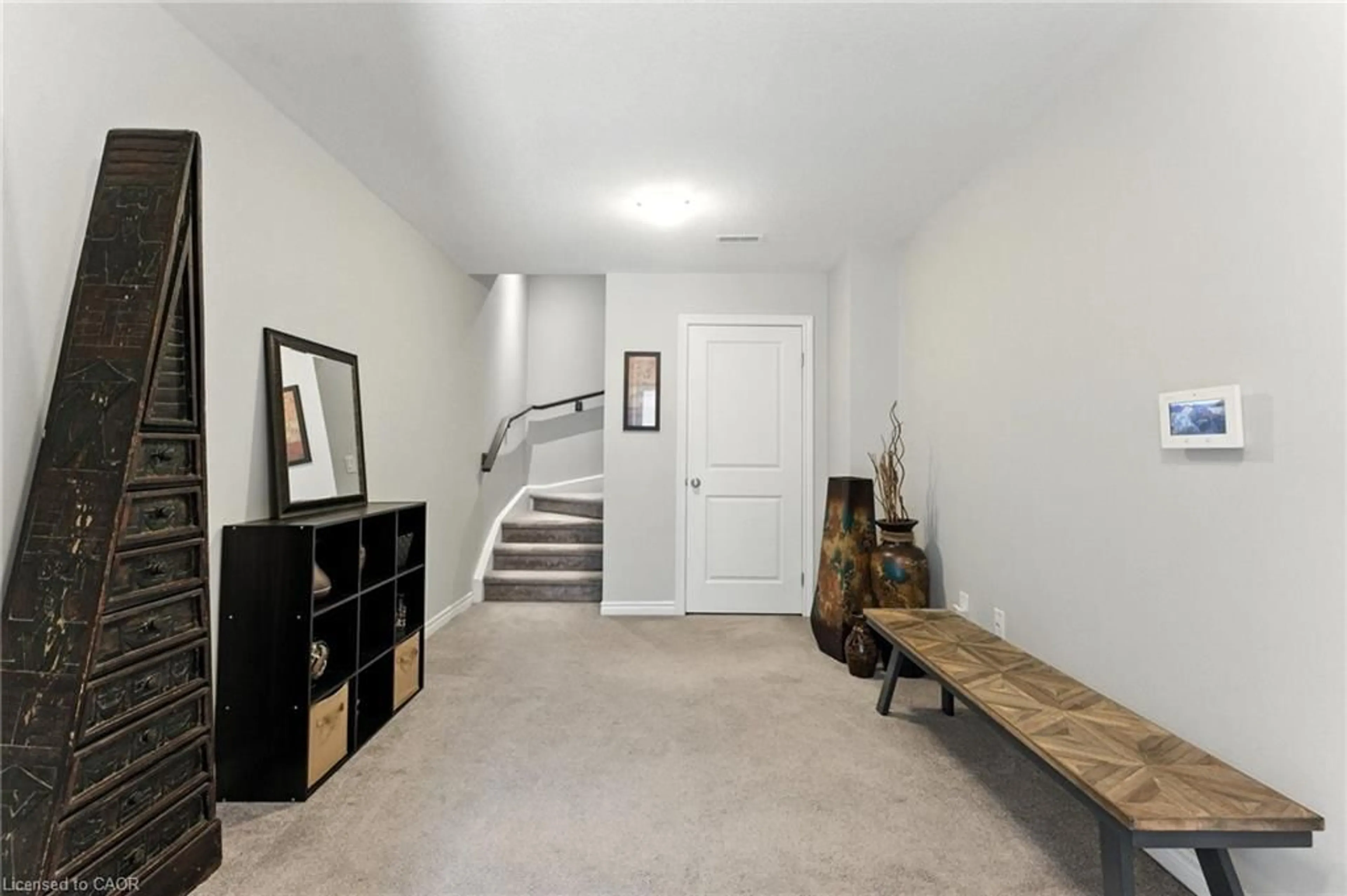 Indoor entryway for 37-377 Glancaster Rd, Ancaster Ontario L9G 0G4