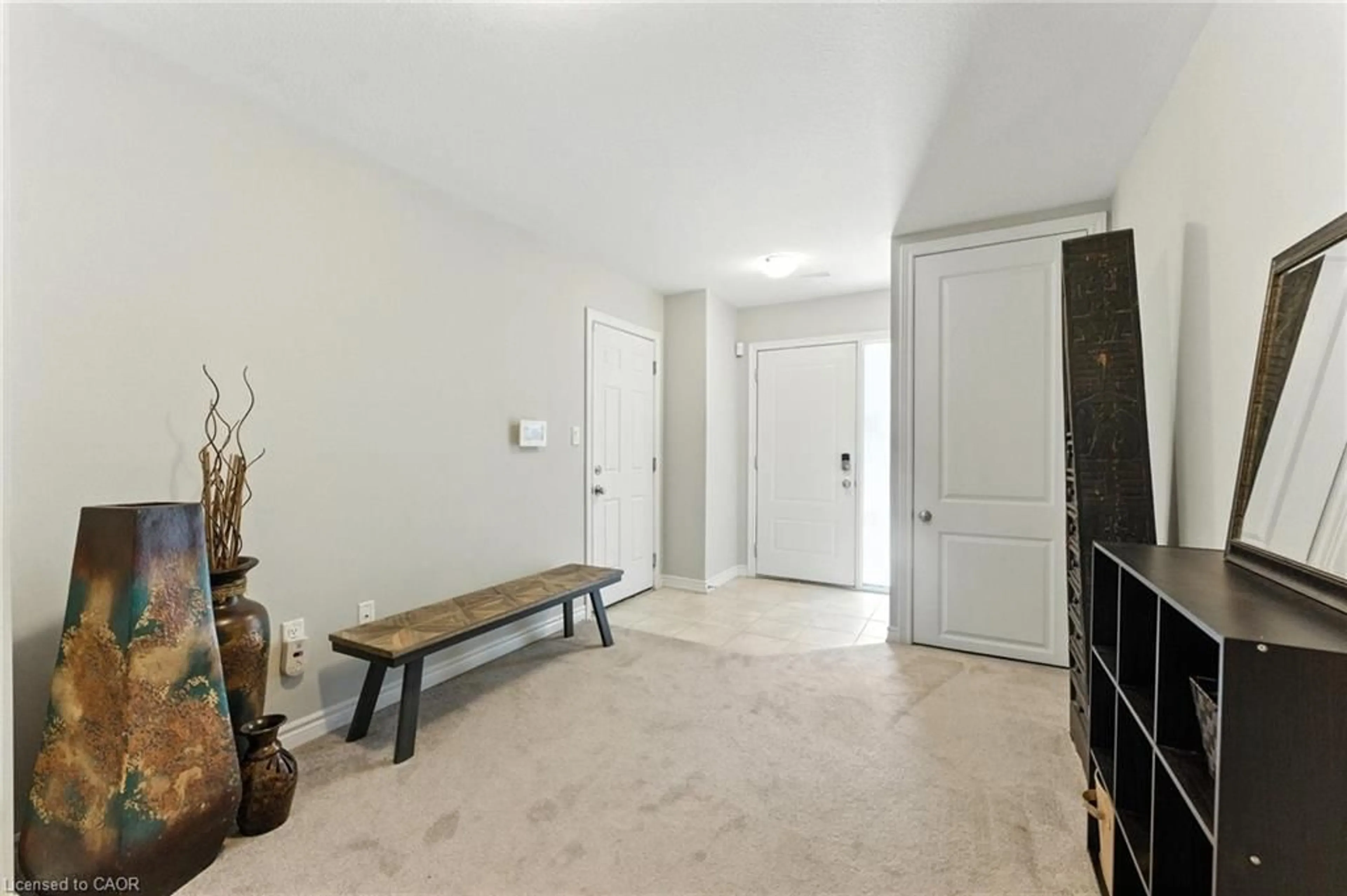 Indoor entryway for 37-377 Glancaster Rd, Ancaster Ontario L9G 0G4
