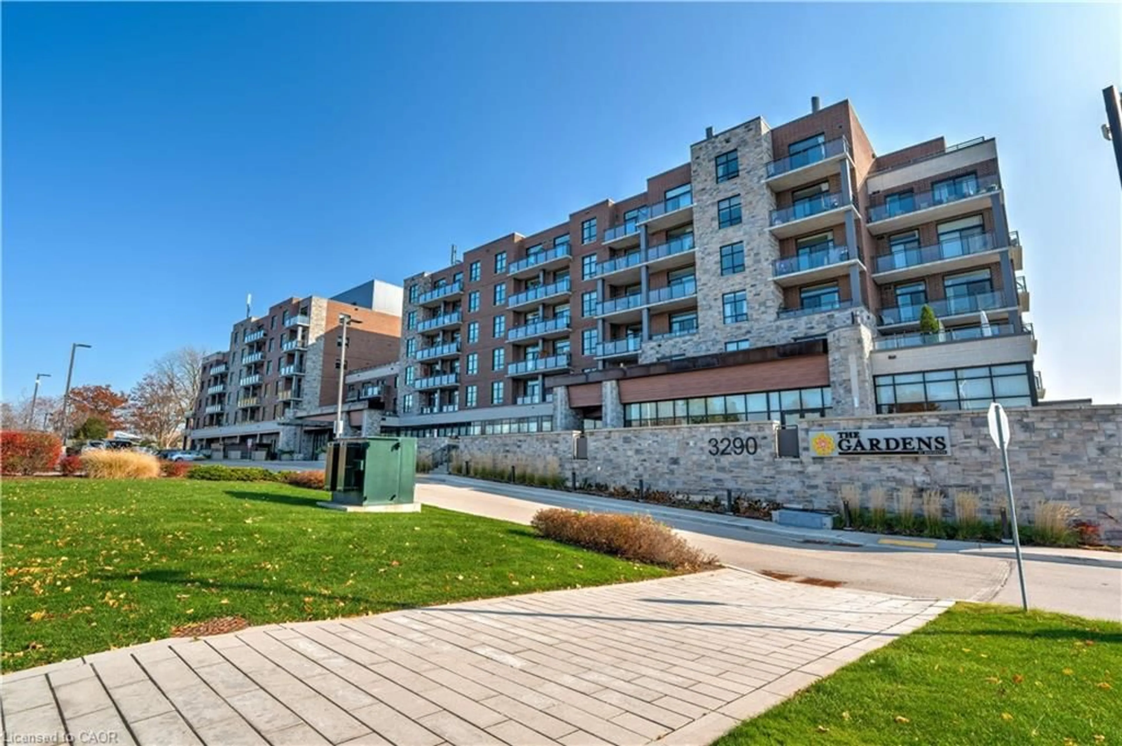 Unknown for 3290 New St #106, Burlington Ontario L7N 1M8