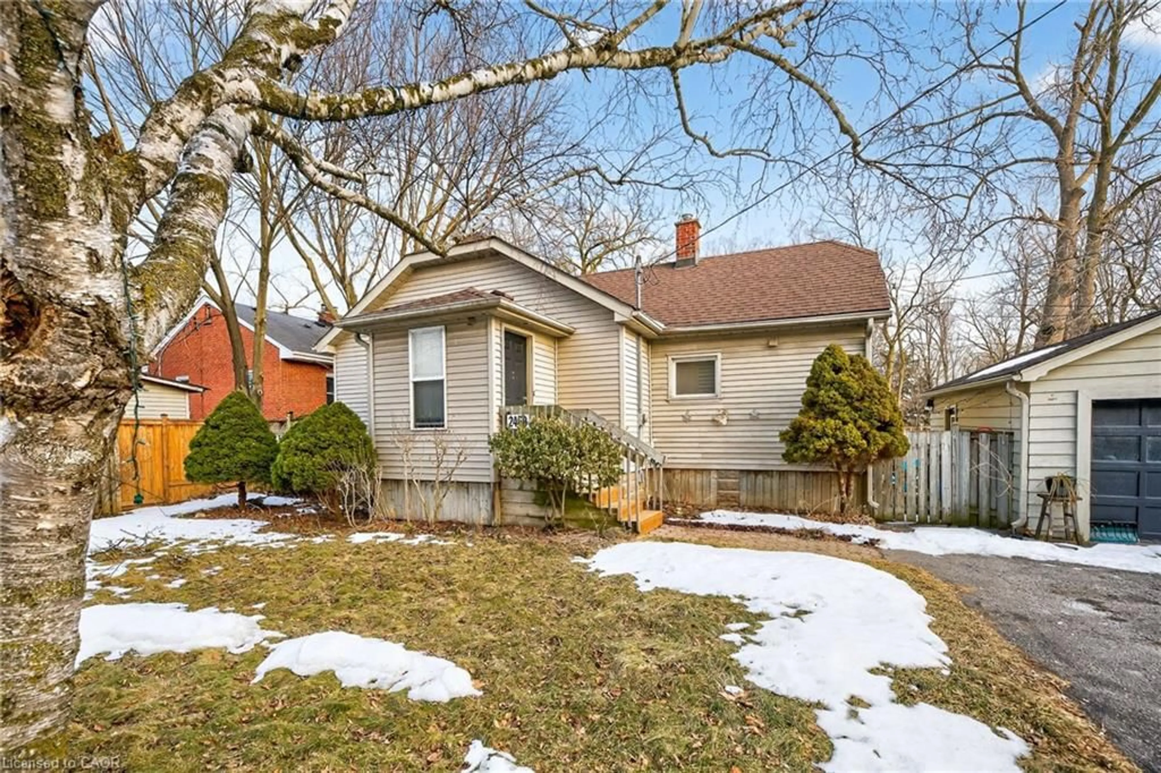 Unknown for 2450 Woodward Ave, Burlington Ontario L7R 1T9
