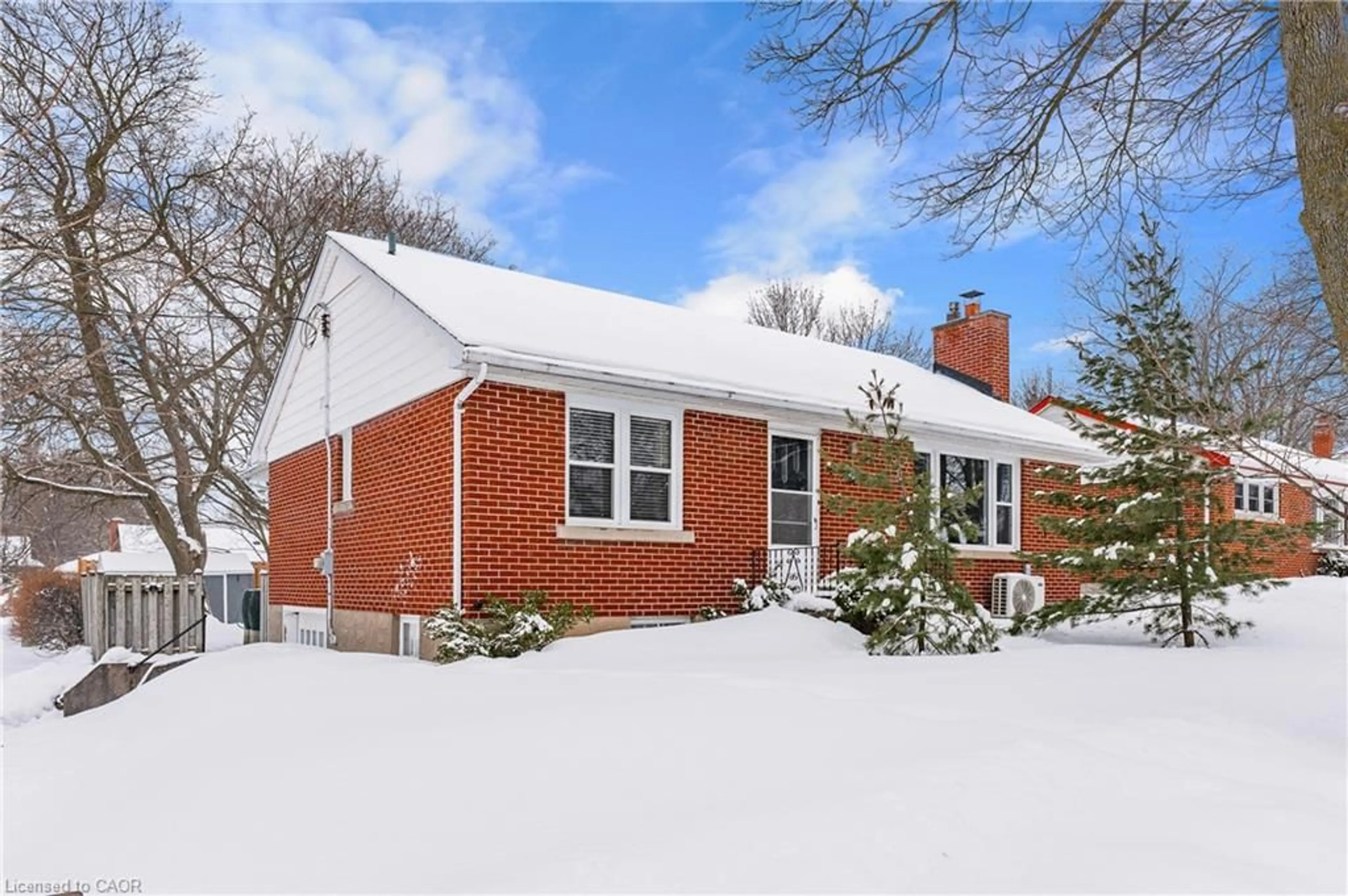 Home with brick exterior material, street for 33 Elmwood Ave, Kitchener Ontario N2H 6G3