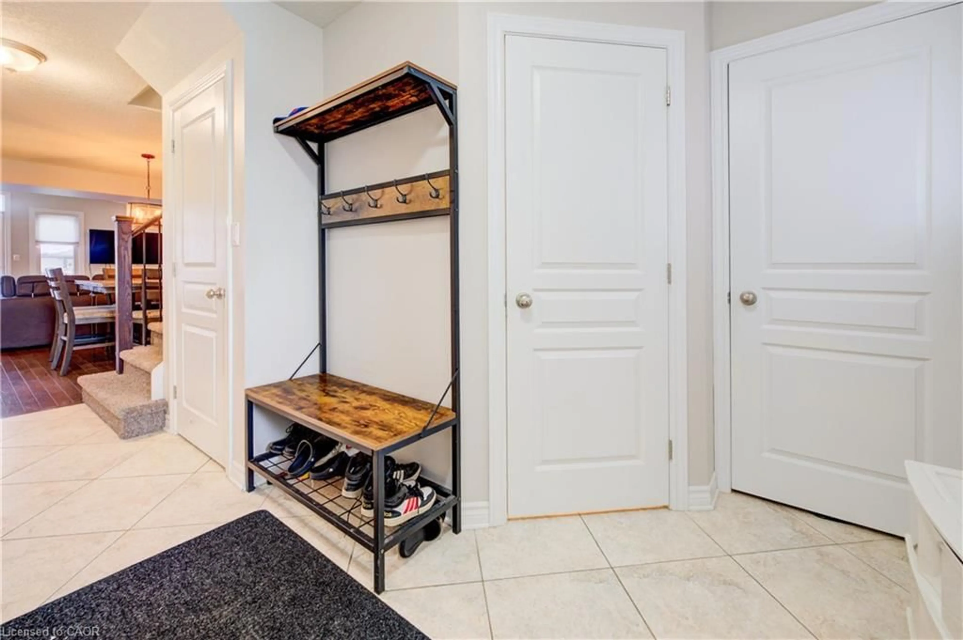 Indoor entryway for 34 Harrison St, Stratford Ontario N5A 0A4