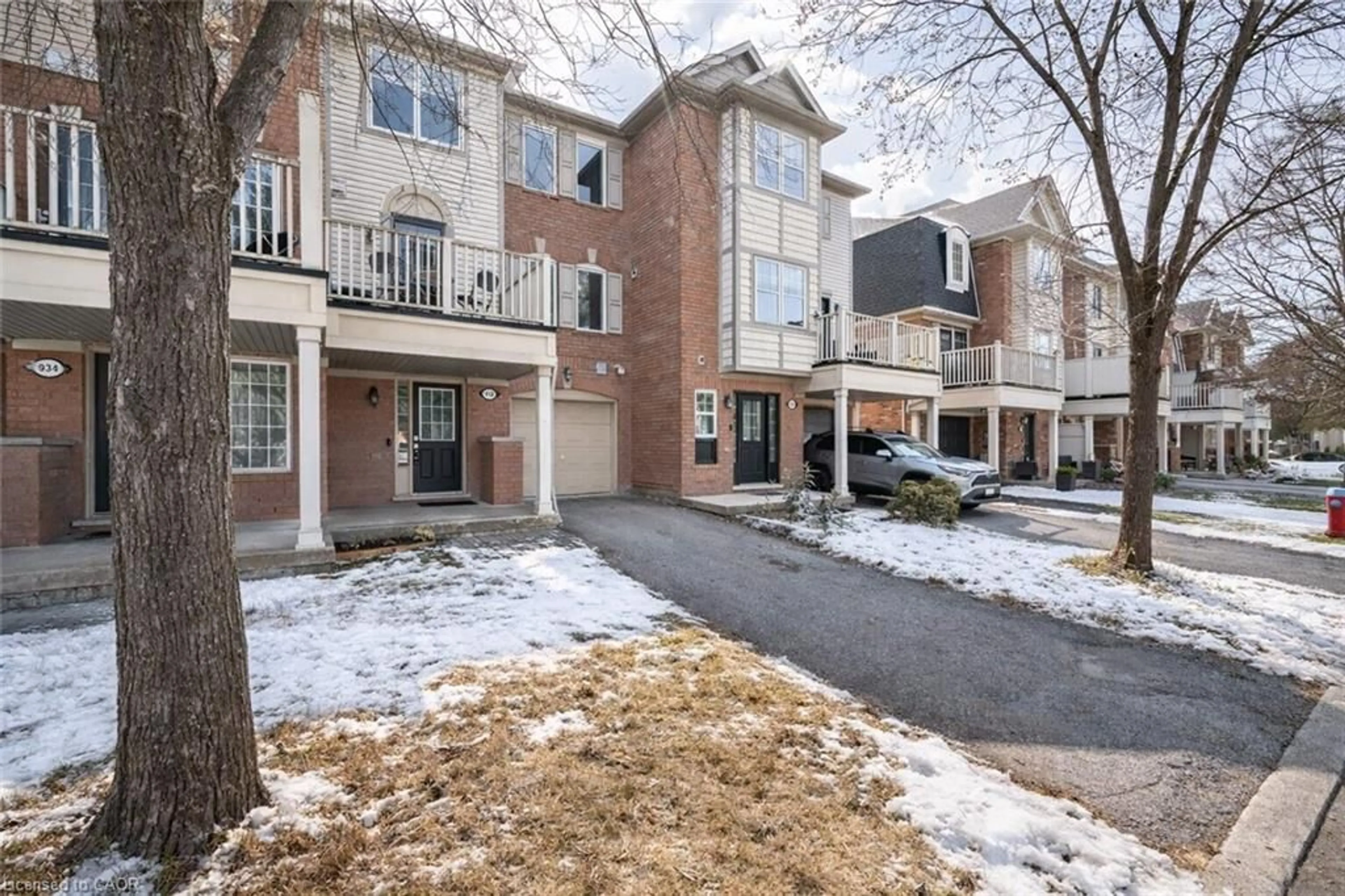 Unknown for 932 Burgess Gdns, Milton Ontario L9T 0K8