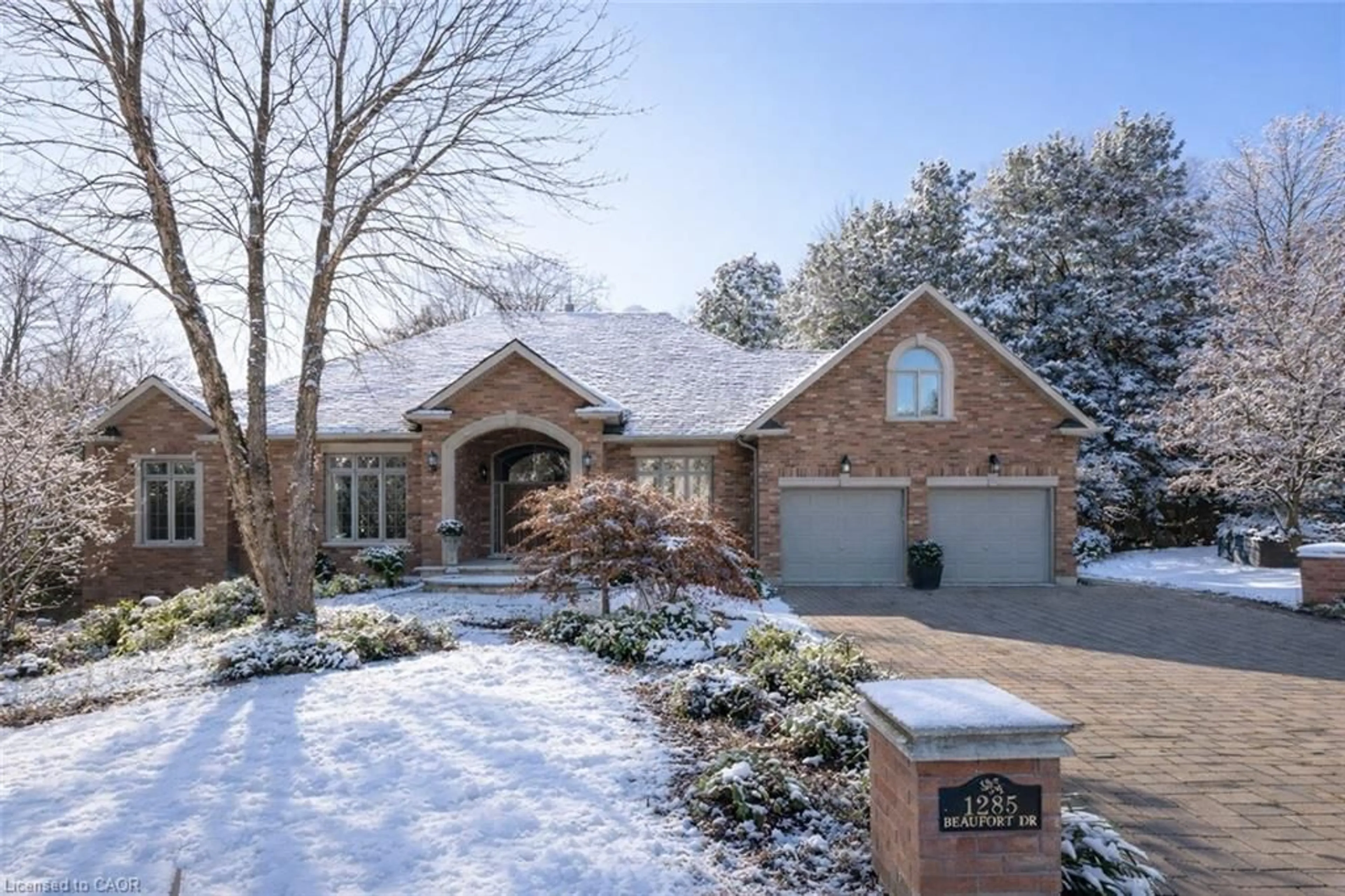 Home with brick exterior material, street for 1285 Beaufort Dr, Burlington Ontario L7P 4V9