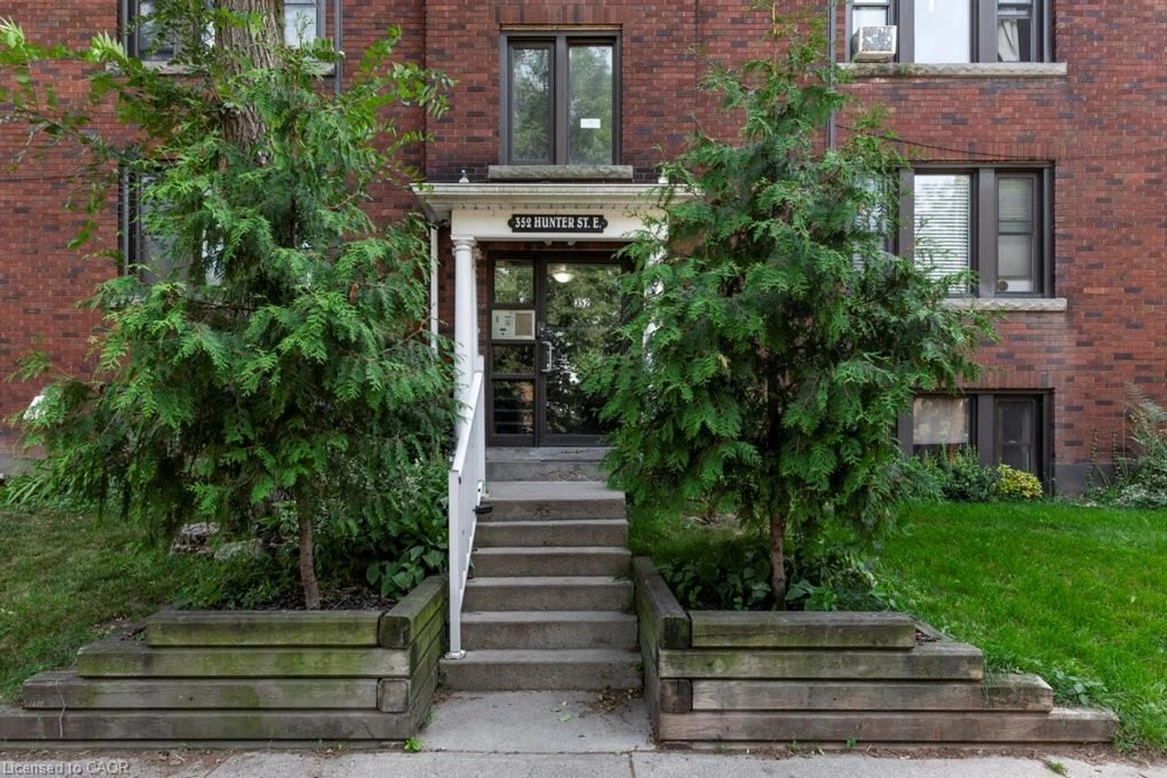 Unknown for 352 Hunter St #1, Hamilton Ontario L8N 1N8