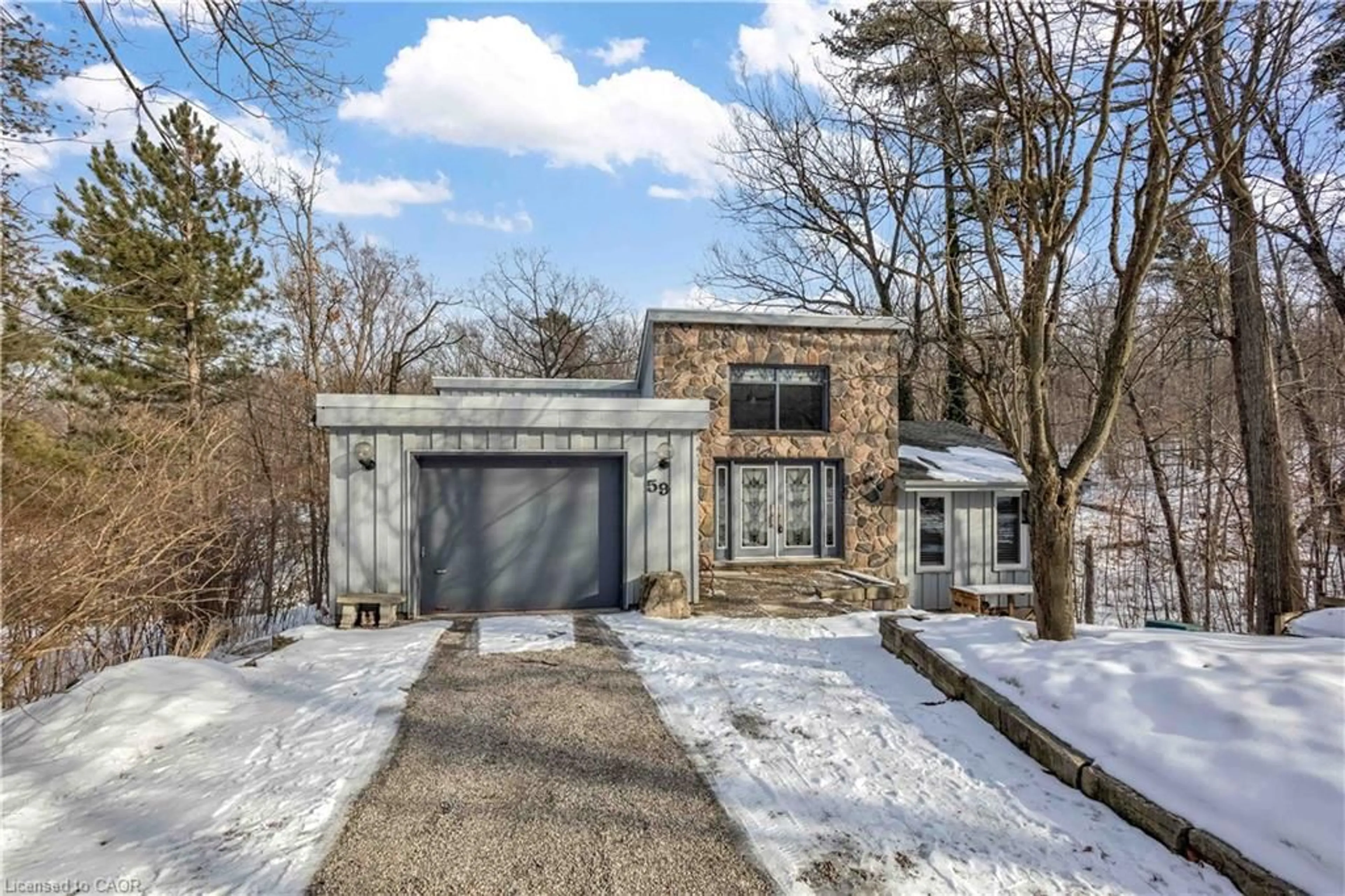 Home with brick exterior material, street for 59 Park Rd, Grimsby Ontario L3M 4E7