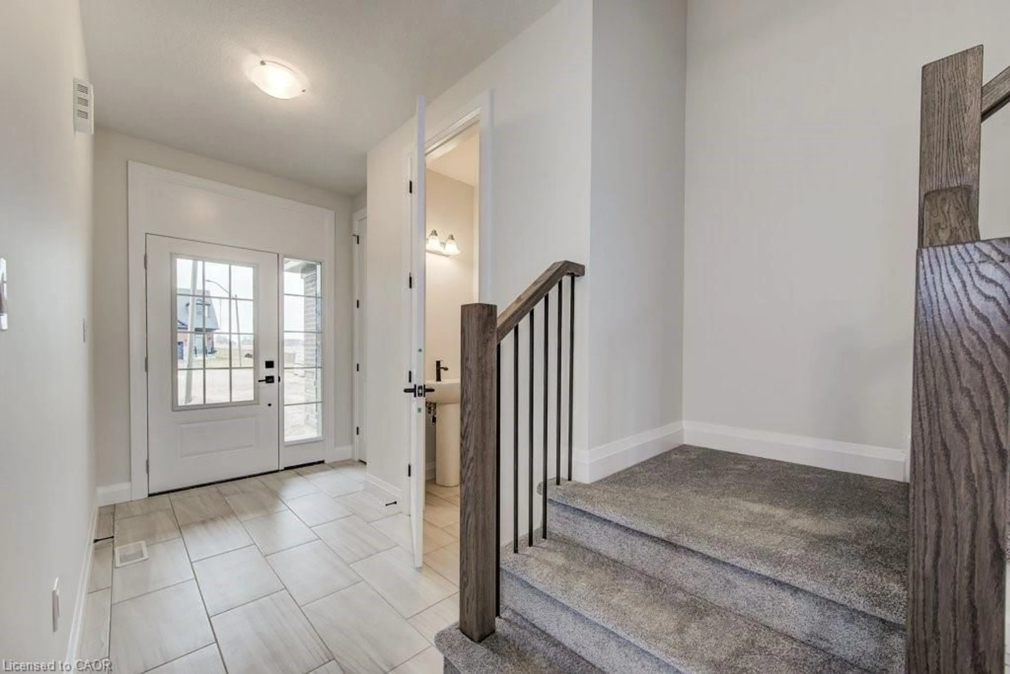 Indoor entryway for 235 Applewood St, Plattsville Ontario N0J 1S0