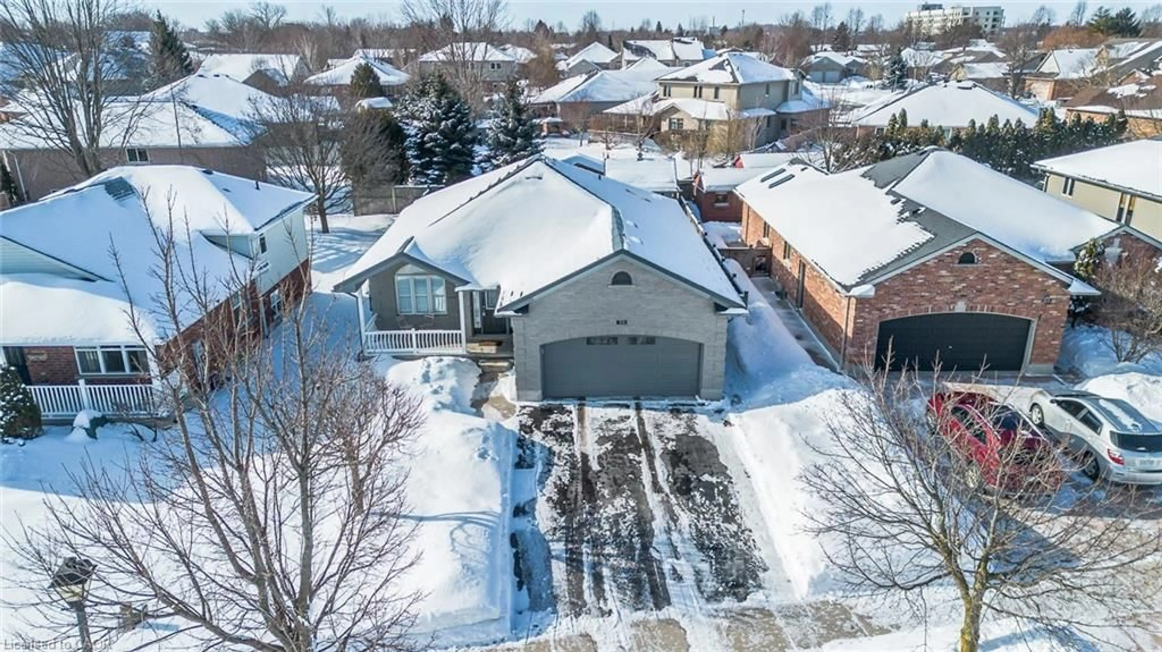 A pic from outside/outdoor area/front of a property/back of a property/a pic from drone, street for 21 Moore St, Stratford Ontario N4Z 1J4