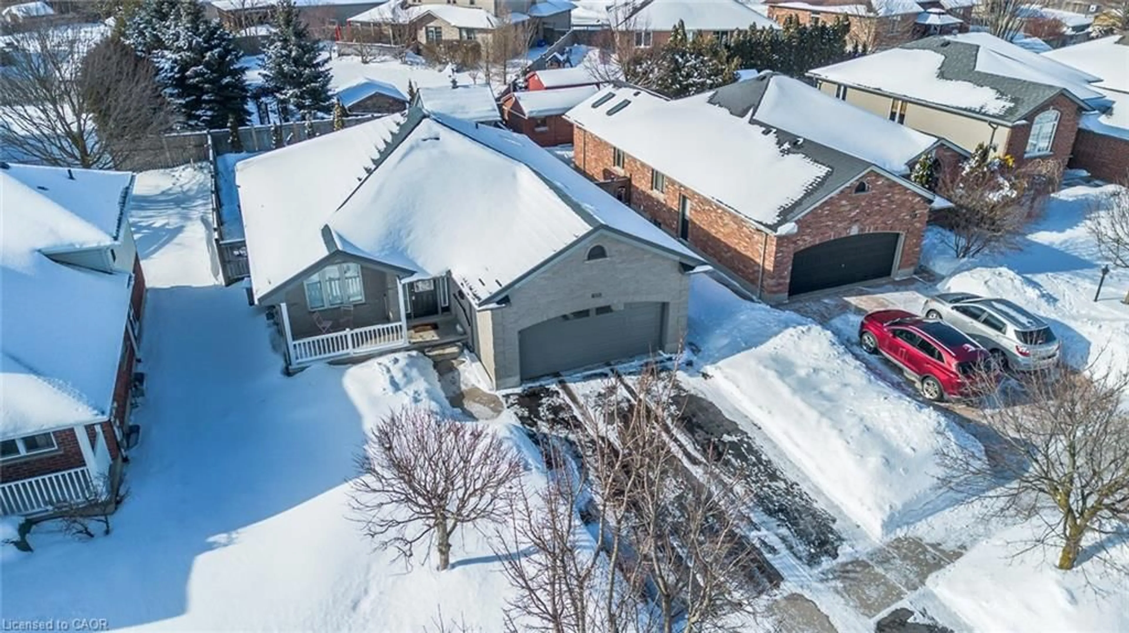 A pic from outside/outdoor area/front of a property/back of a property/a pic from drone, street for 21 Moore St, Stratford Ontario N4Z 1J4