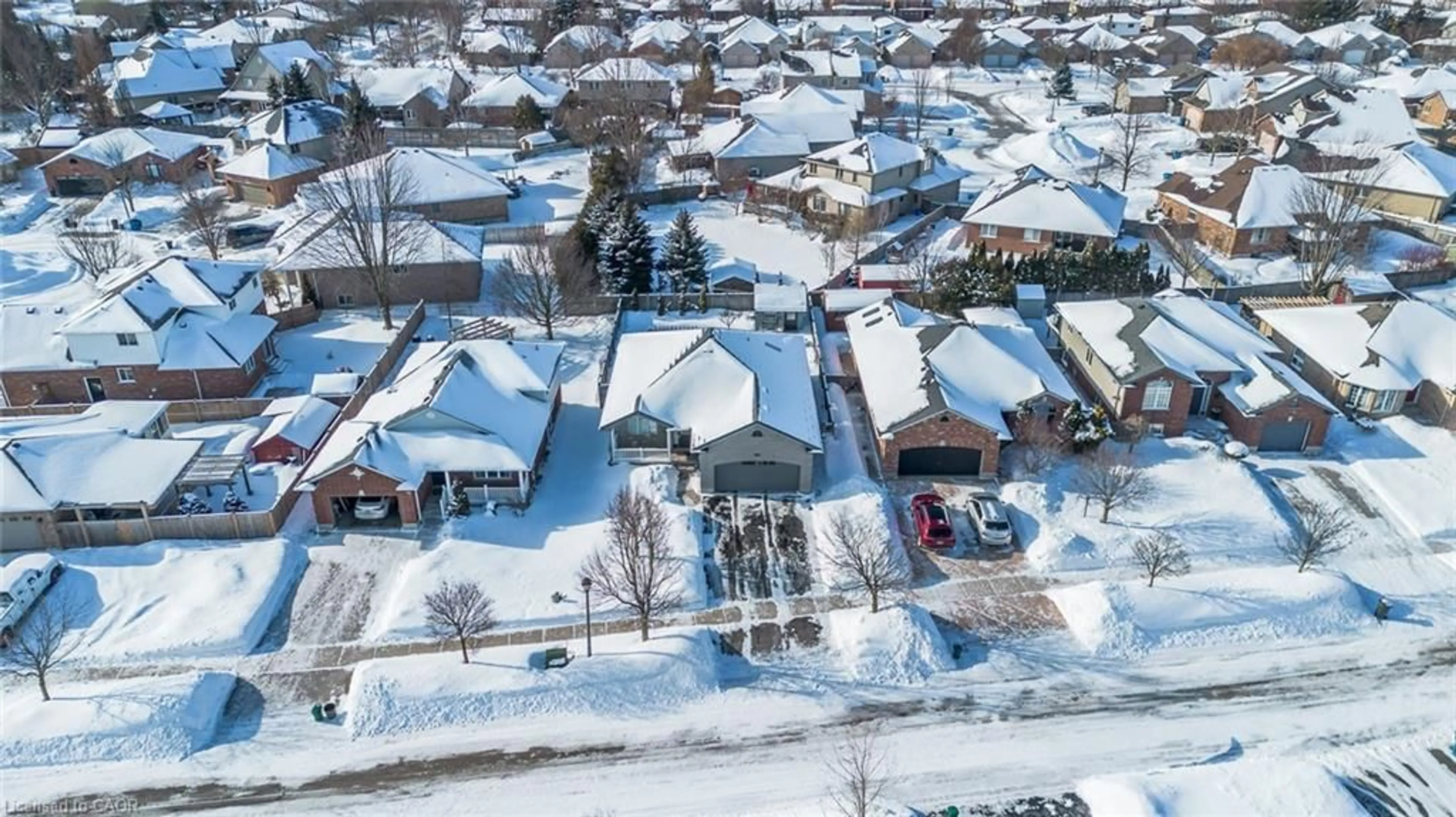 A pic from outside/outdoor area/front of a property/back of a property/a pic from drone, street for 21 Moore St, Stratford Ontario N4Z 1J4