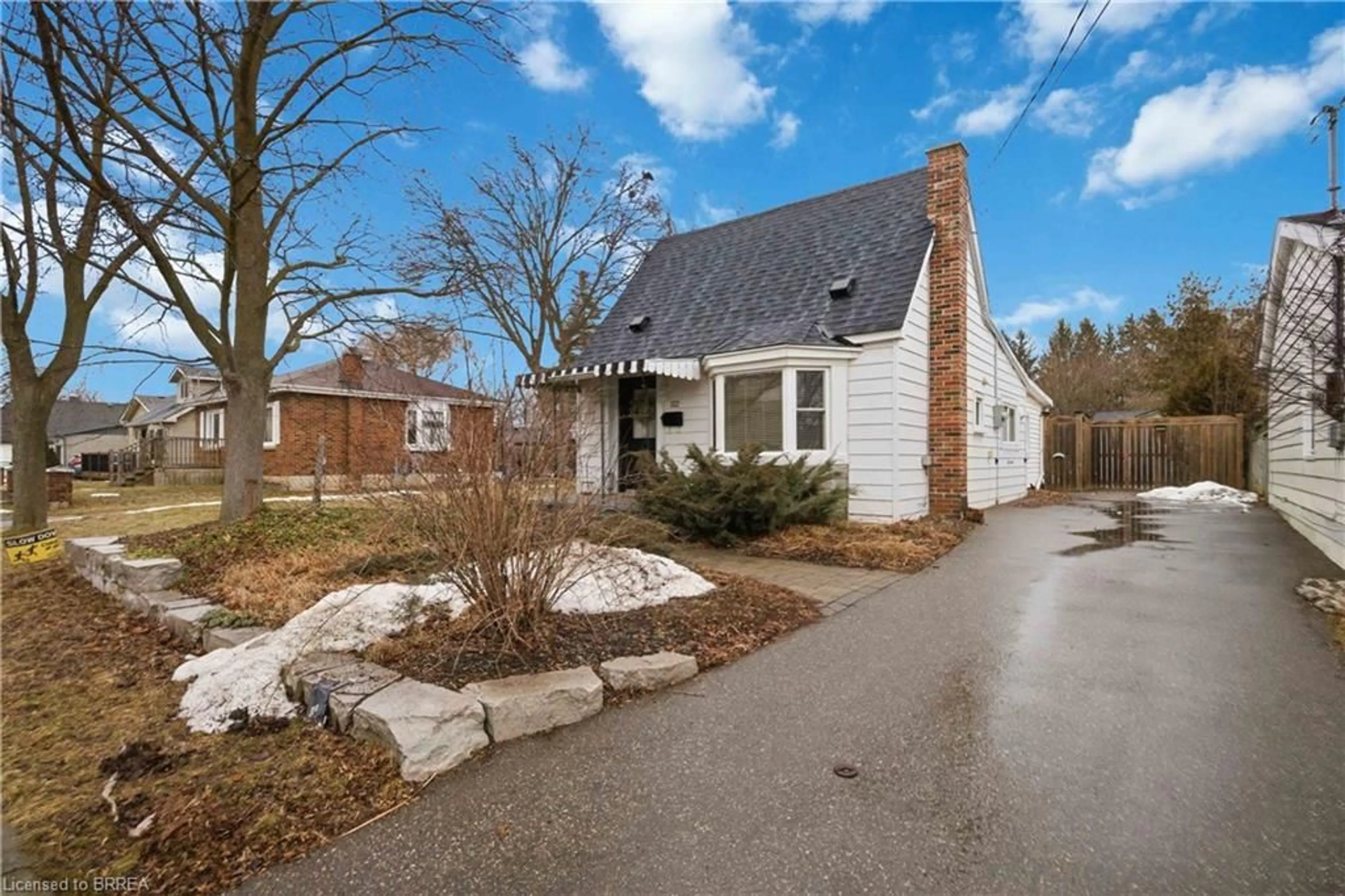 Home with brick exterior material, street for 112 Harold Ave, Brantford Ontario N3T 1W4