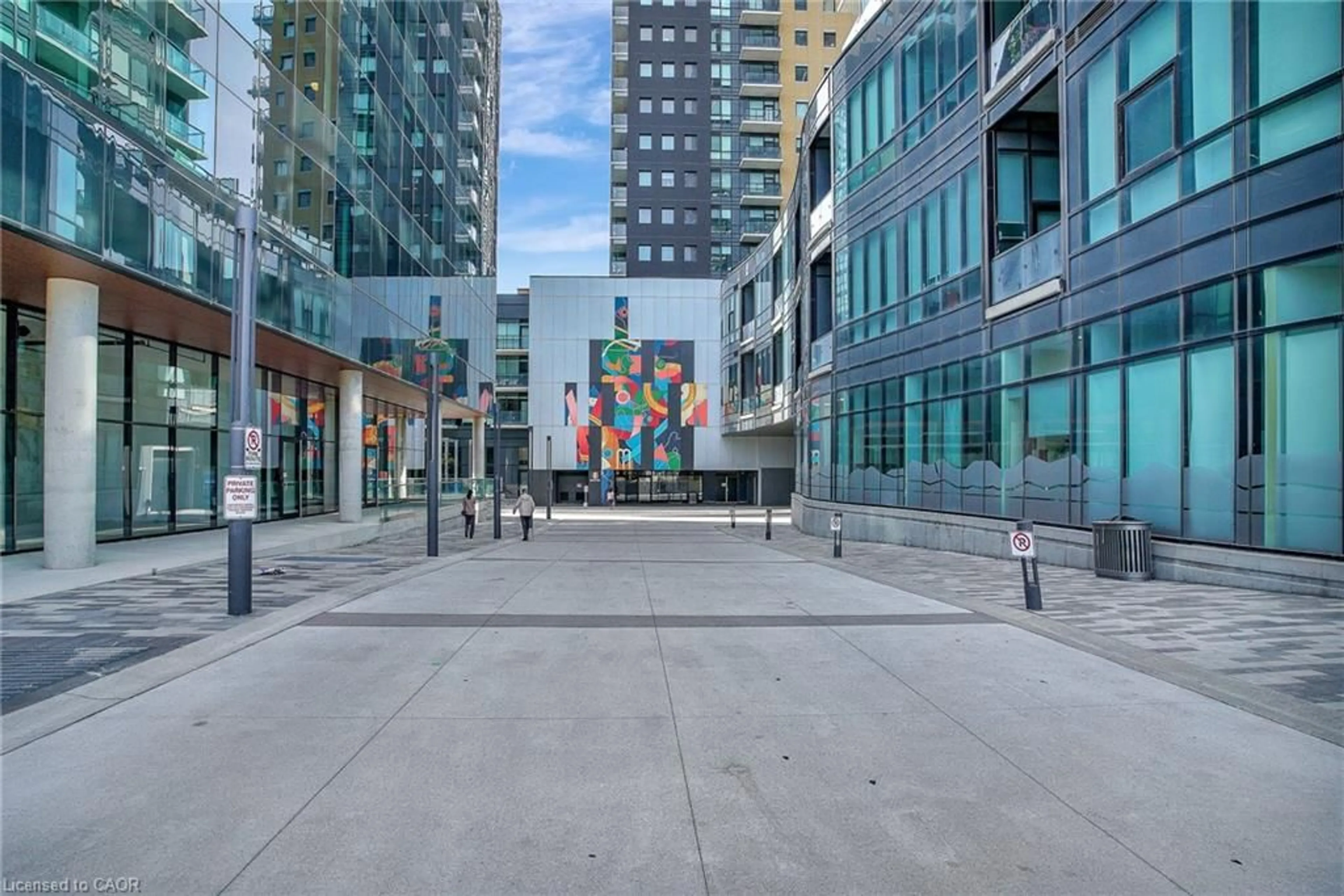 Patio, street for 100 Garment St #305, Kitchener Ontario N2G 0C3