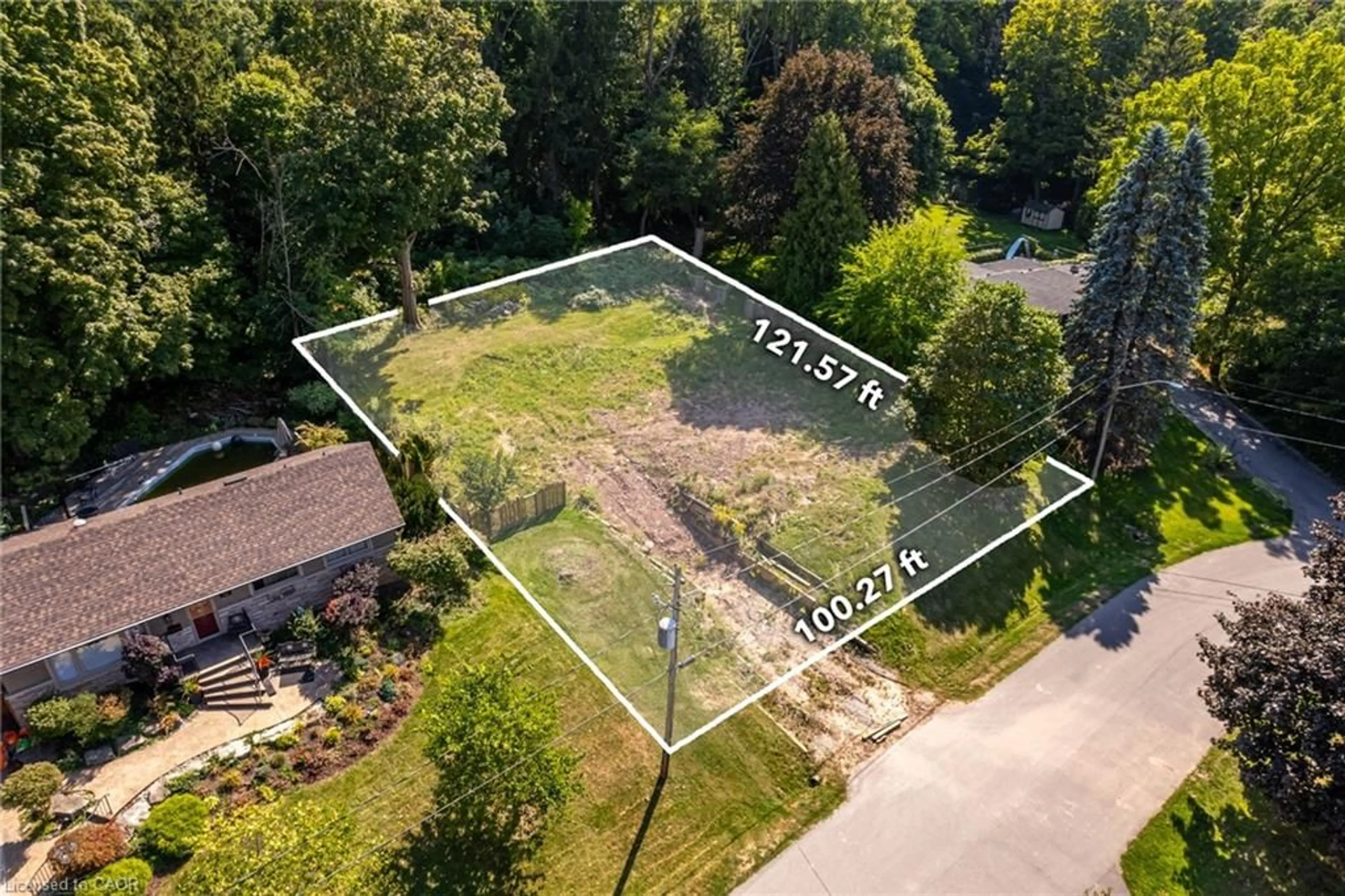 A pic from outside/outdoor area/front of a property/back of a property/a pic from drone, unknown for 788 Mewburn Rd, Ancaster Ontario L9G 3E3