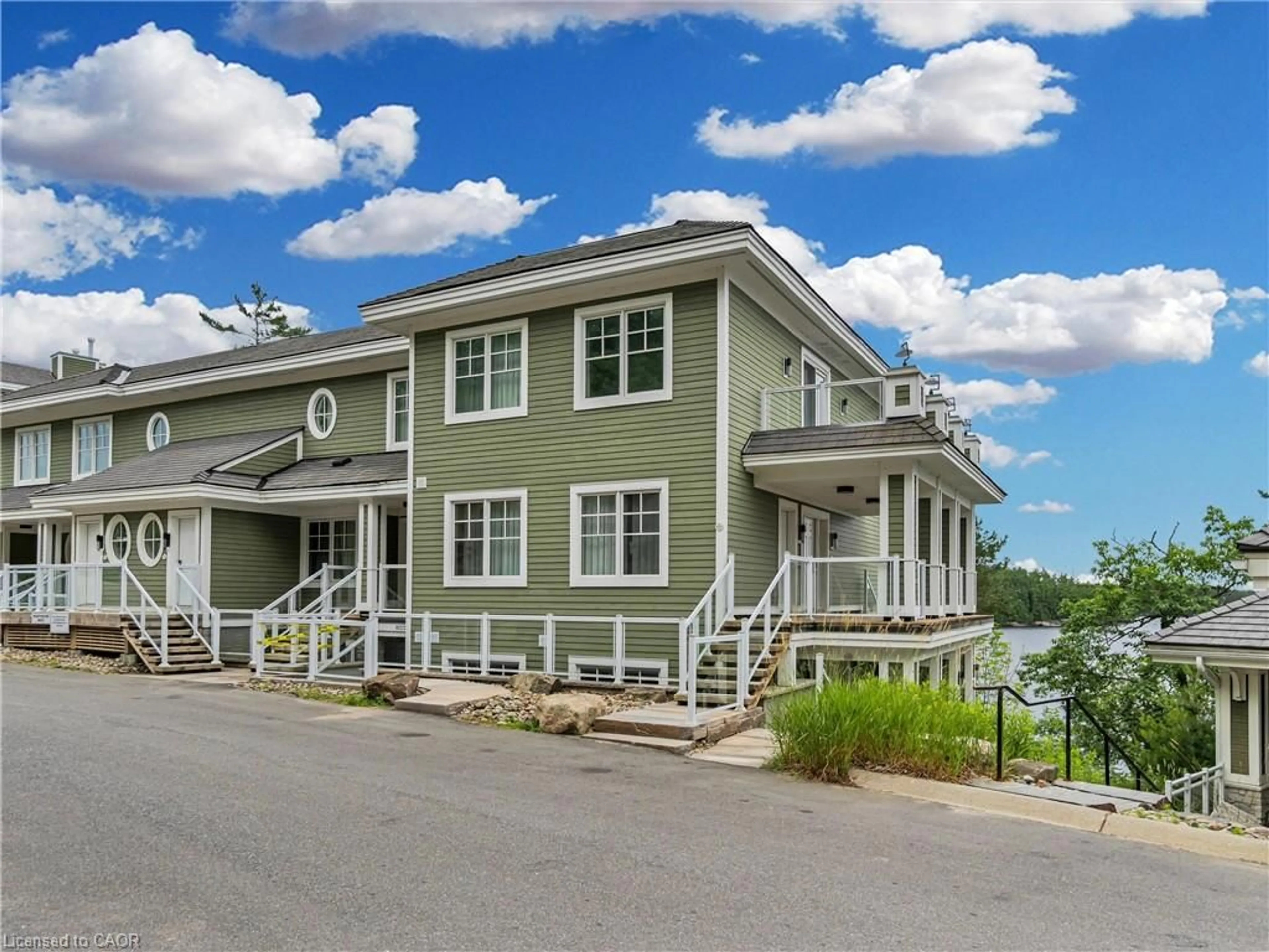 Home with vinyl exterior material, unknown for 1869 Muskoka 118 Rd #BTW-101, Bracebridge Ontario P1L 1W8