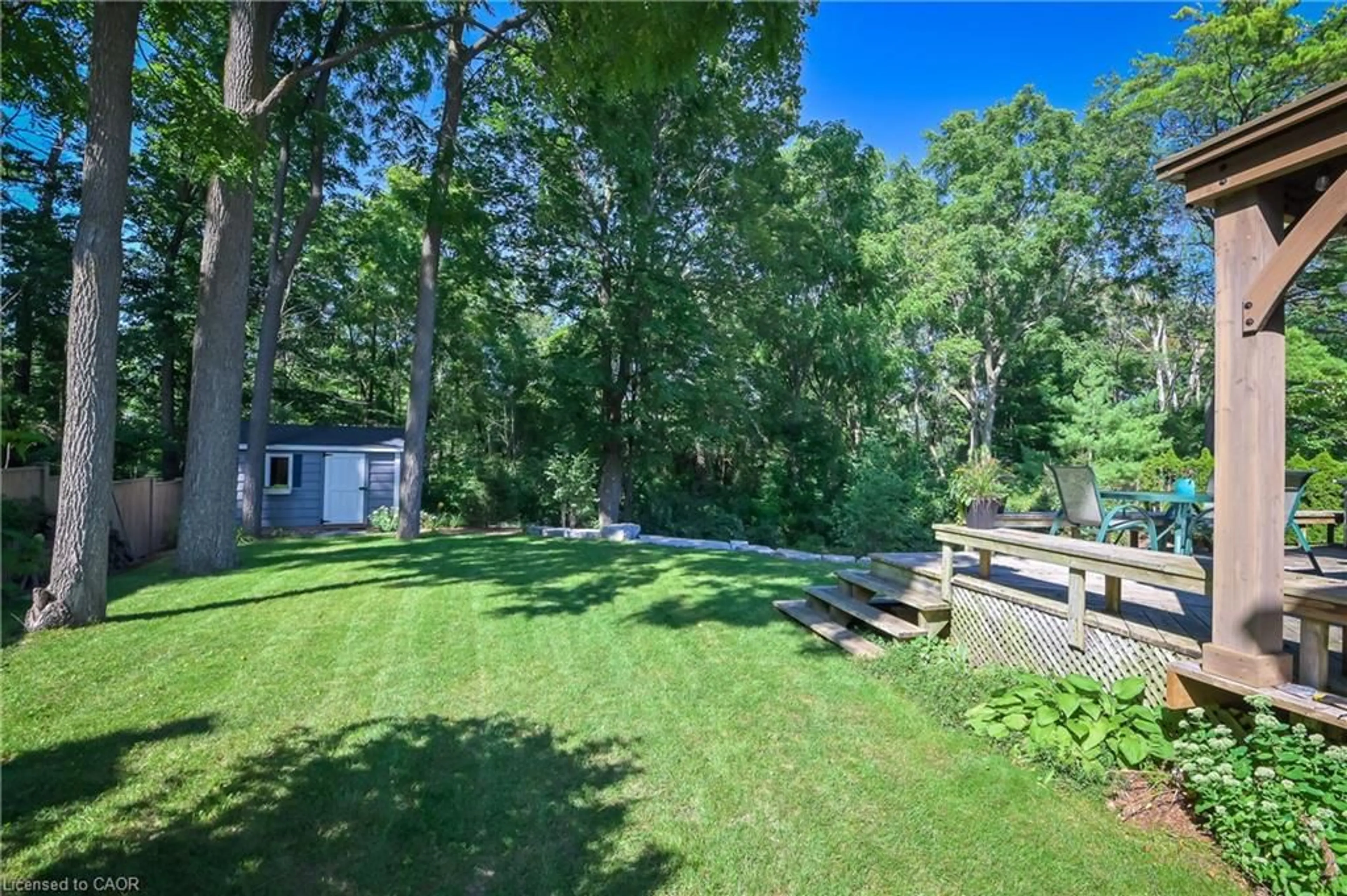 A pic from outside/outdoor area/front of a property/back of a property/a pic from drone, water/lake/river/ocean view for 15 Mcleod Crt, Kitchener Ontario N2R 1A9