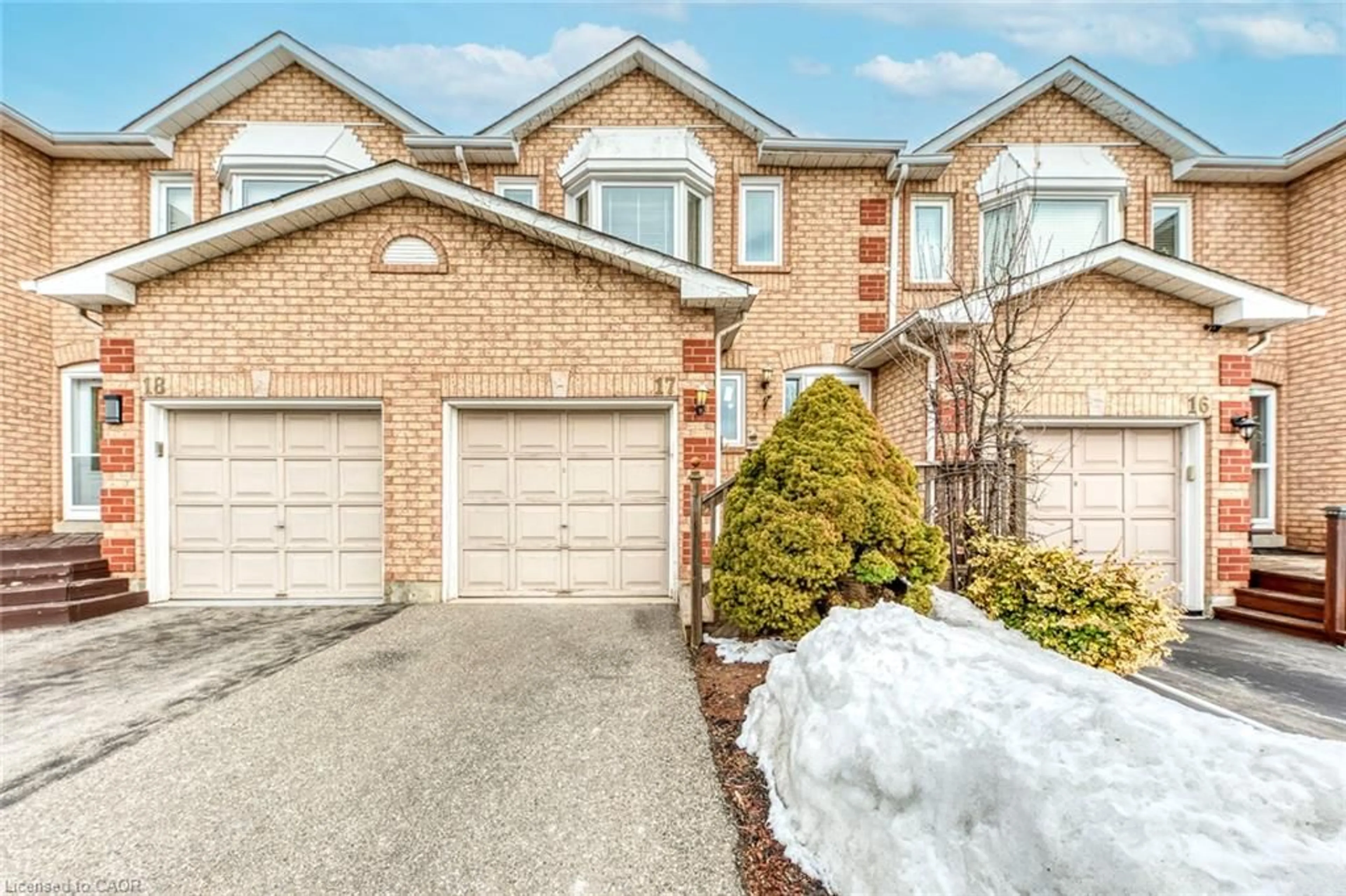 Home with brick exterior material, street for 2350 Grand Ravine Dr #17, Oakville Ontario L6H 6E2