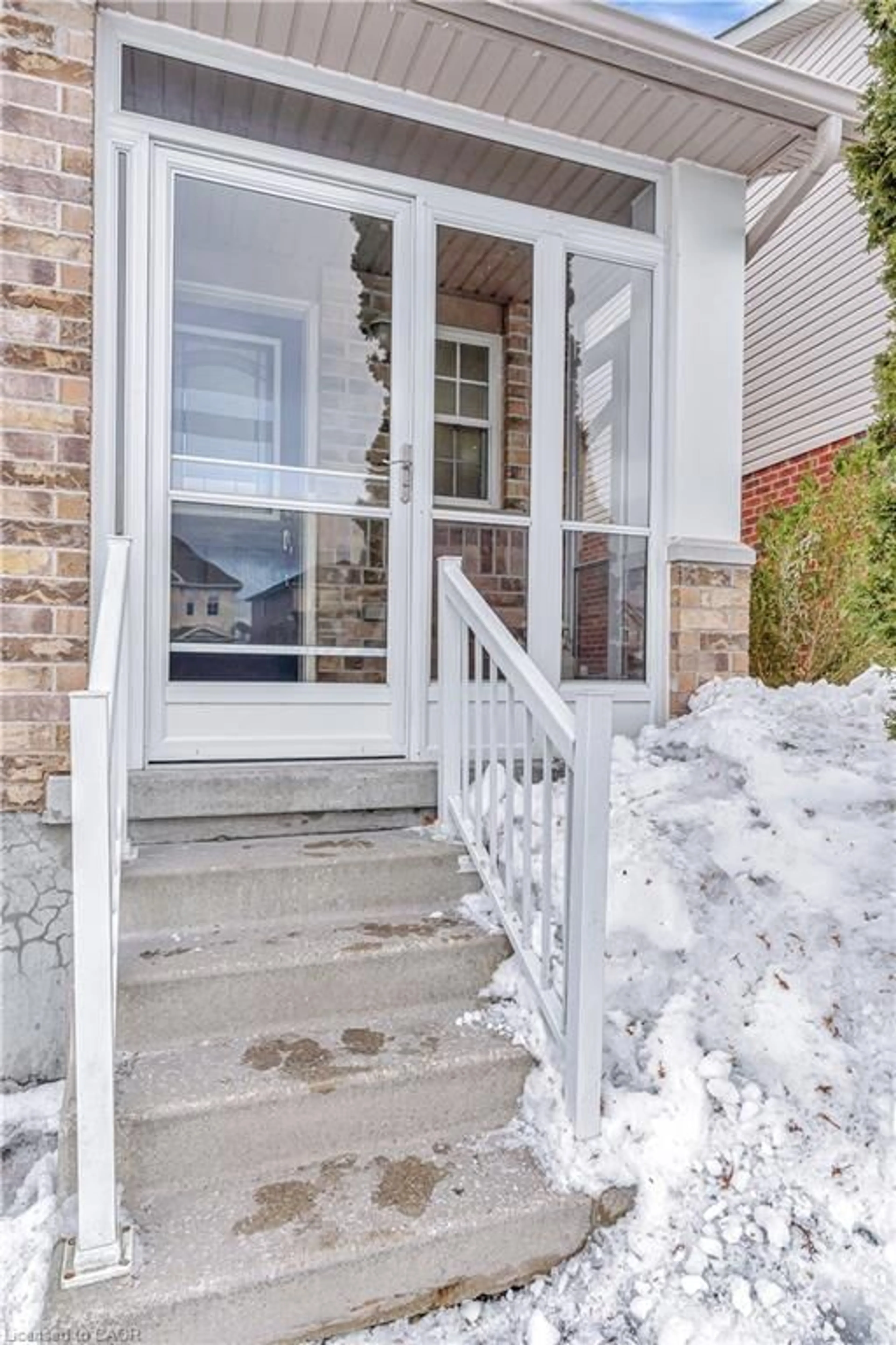 Indoor entryway for 477 Activa Ave, Kitchener Ontario N2E 4C1