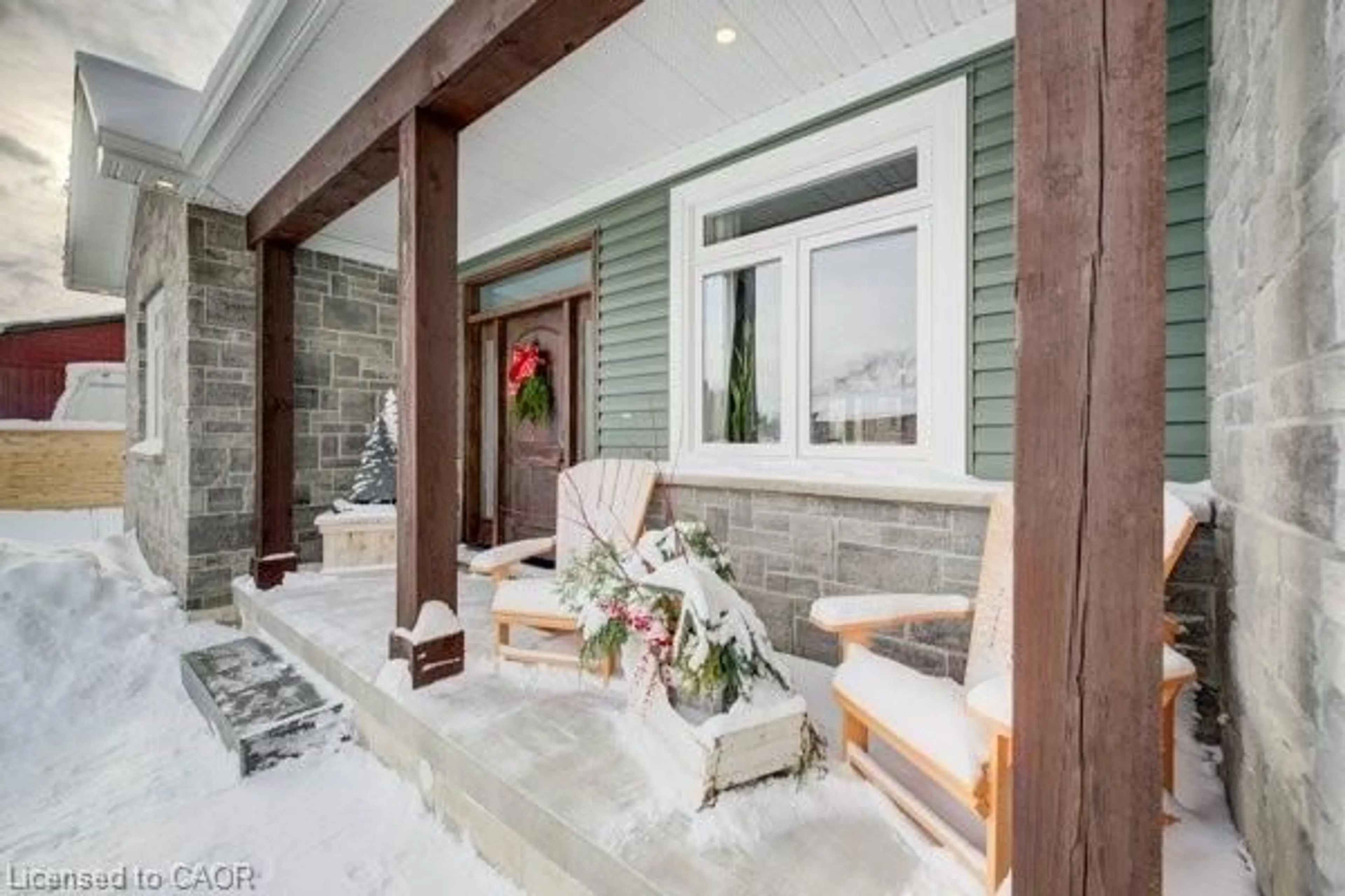 Indoor entryway for 21 Paxton St, Holyrood Ontario N0G 2B0