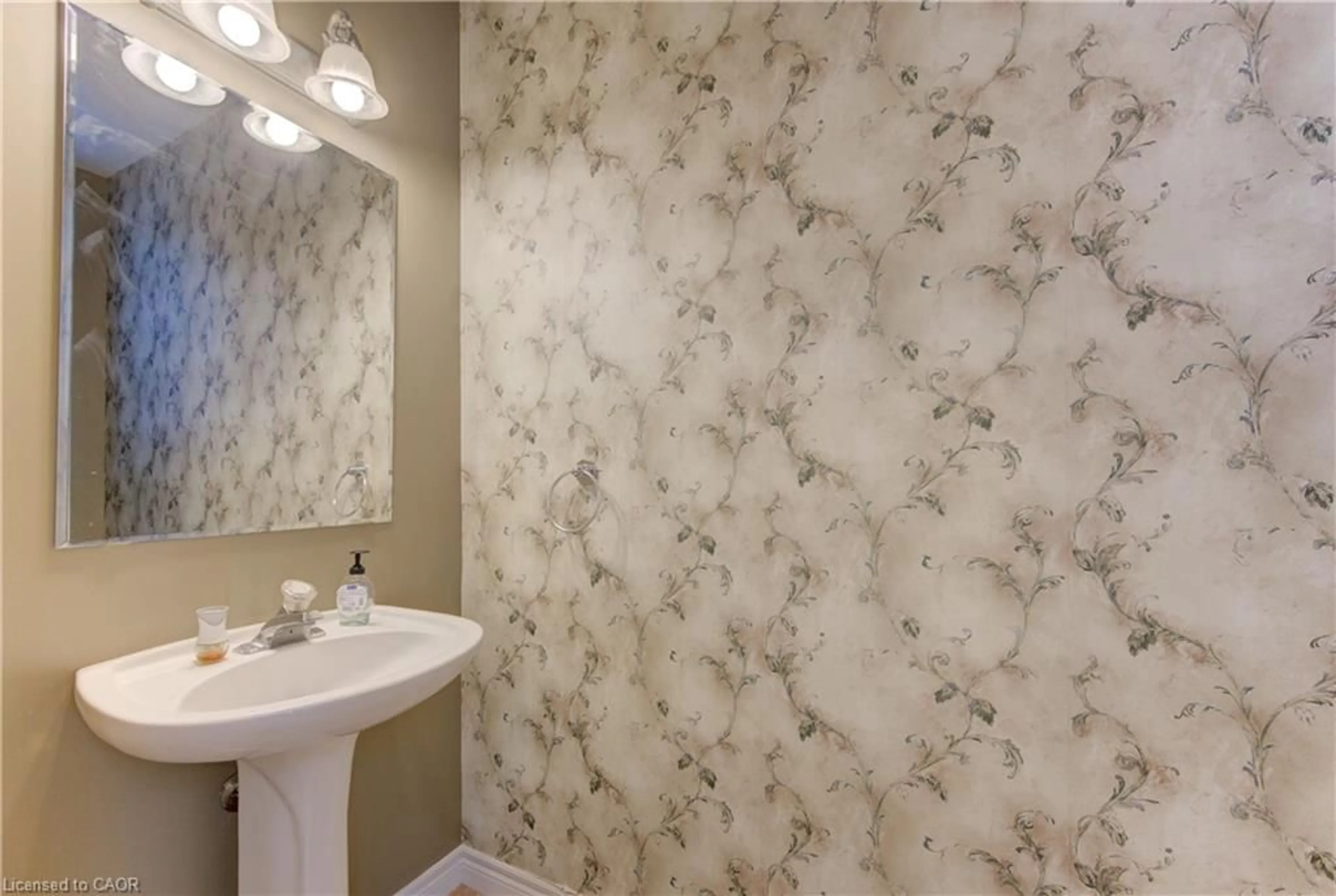 Standard bathroom, ceramic/tile floor for 603 Salzburg Dr, Waterloo Ontario N2V 2L5