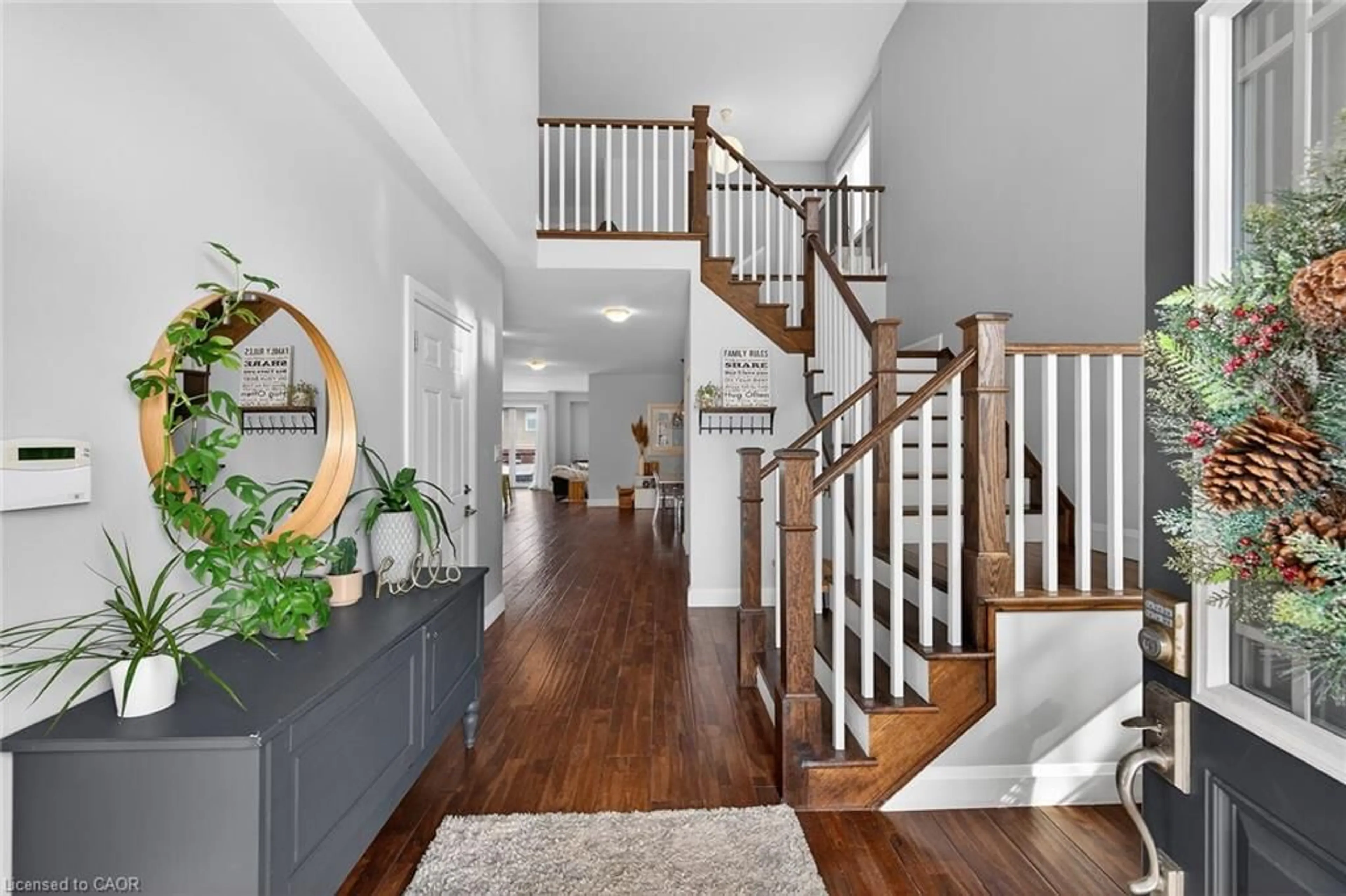 Indoor entryway for 66 Sexton Cres, Ancaster Ontario L9G 0E3