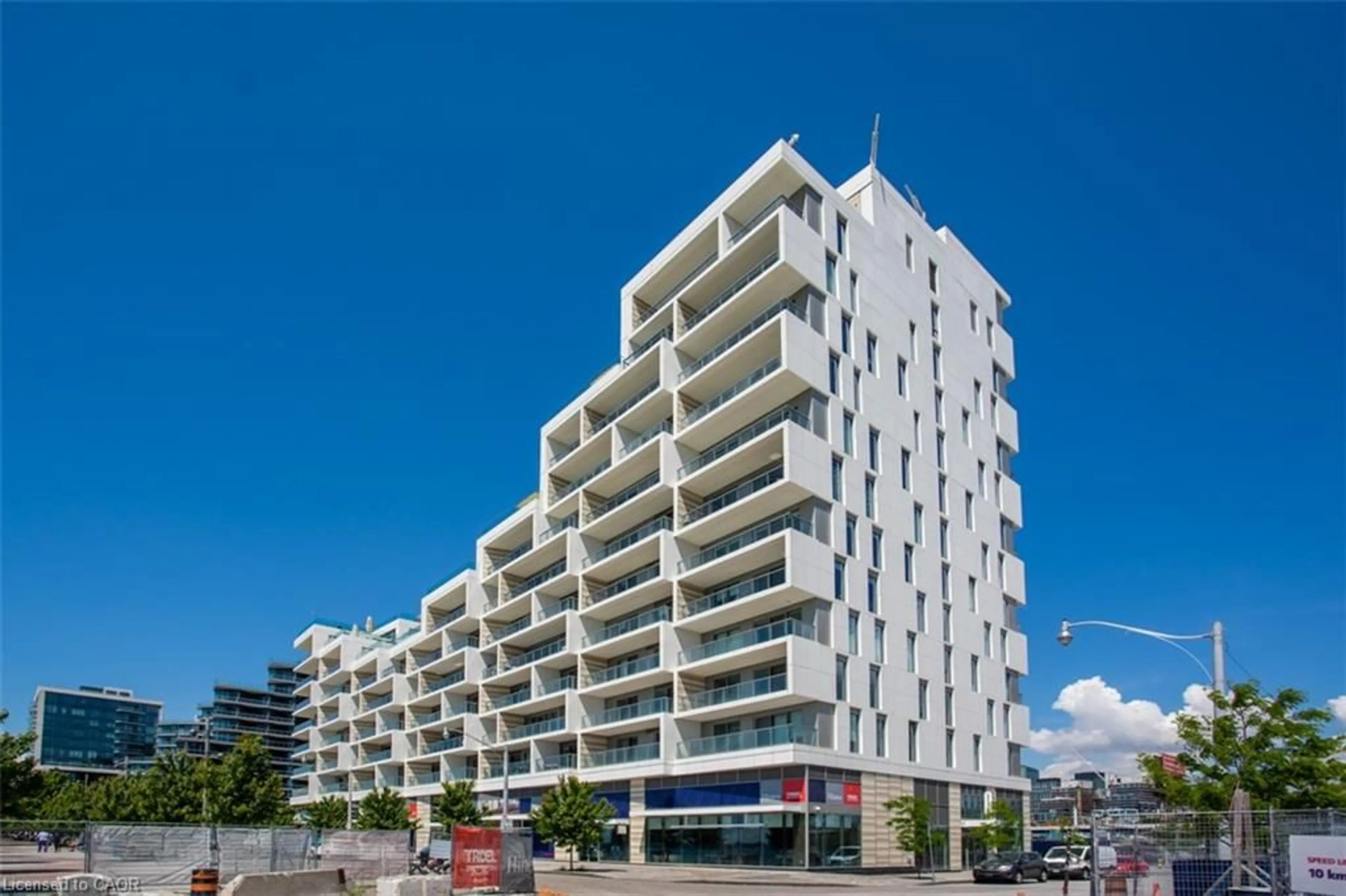 Unknown for 118 Merchants' Wharf #319, Toronto Ontario M5A 0L3