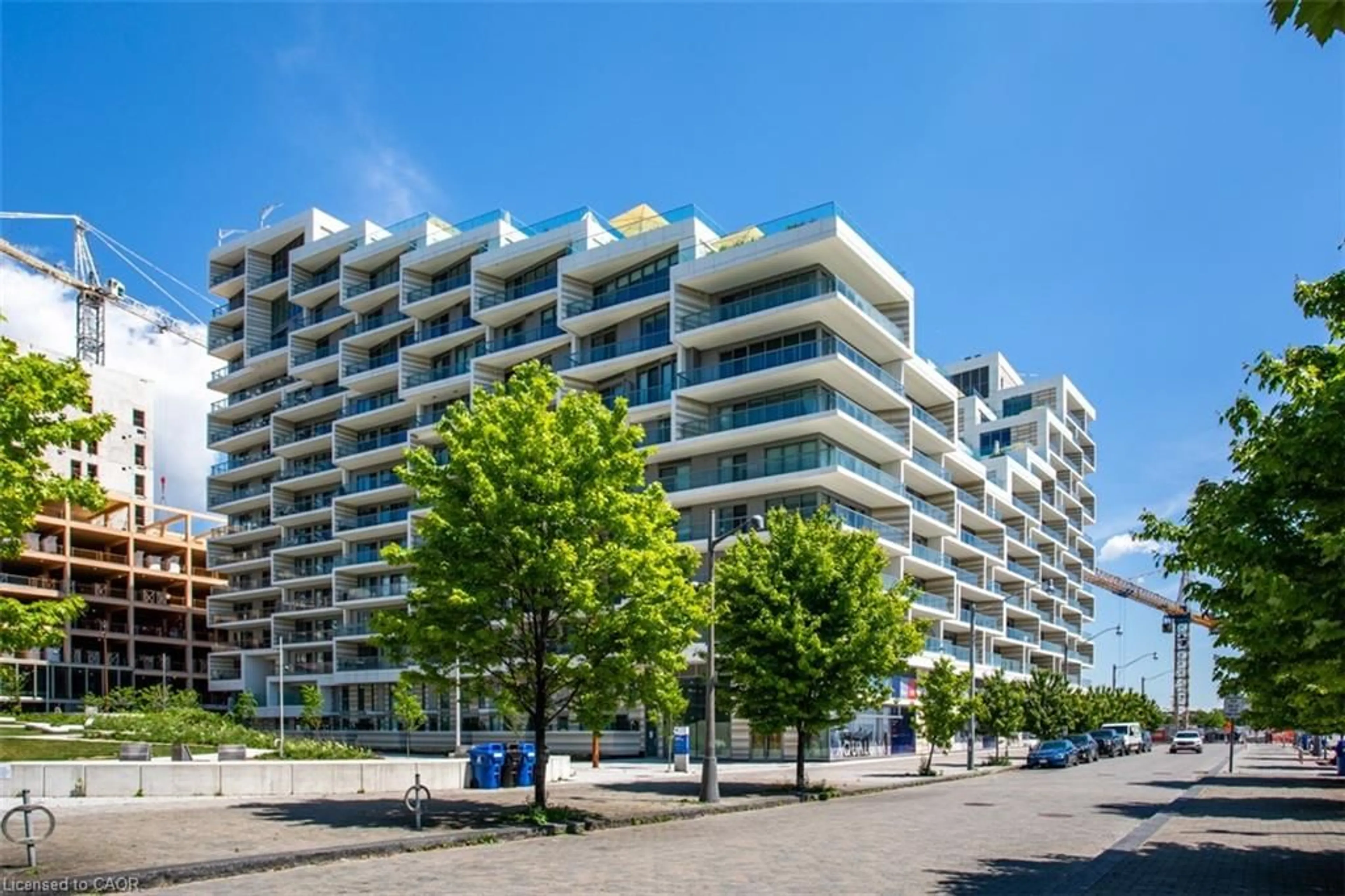 Unknown for 118 Merchants' Wharf #319, Toronto Ontario M5A 0L3