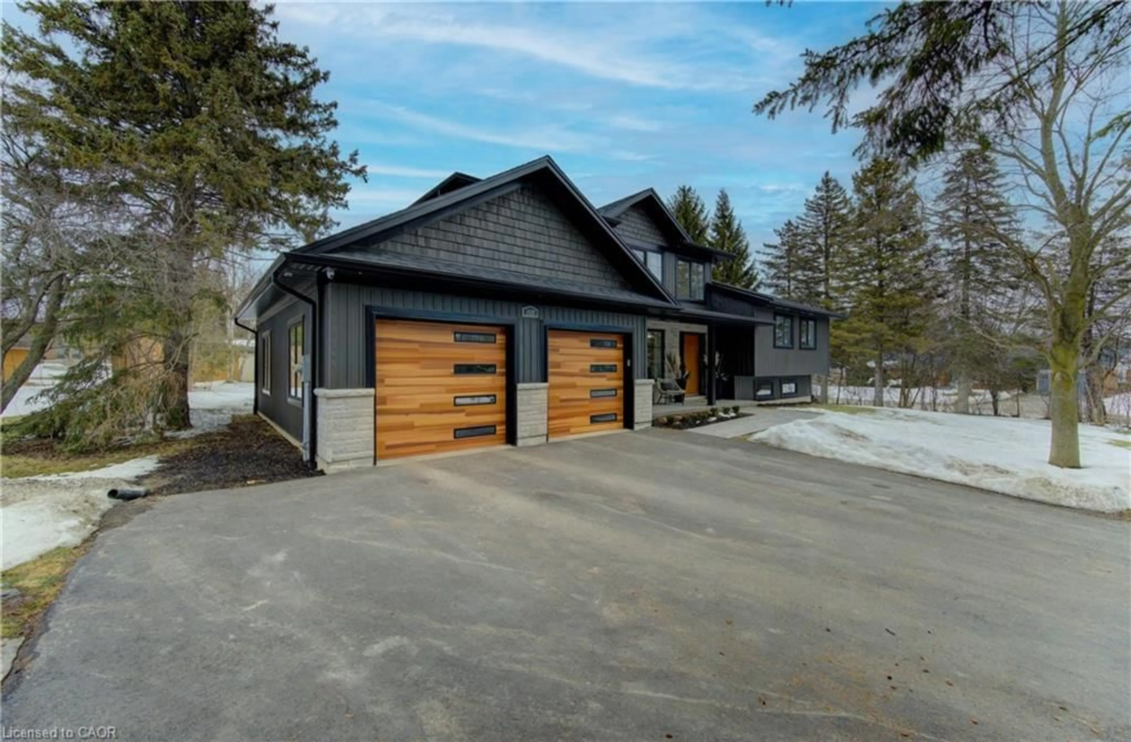 Indoor garage for 89 Isley Dr, Maryhill Ontario N0B 2B0