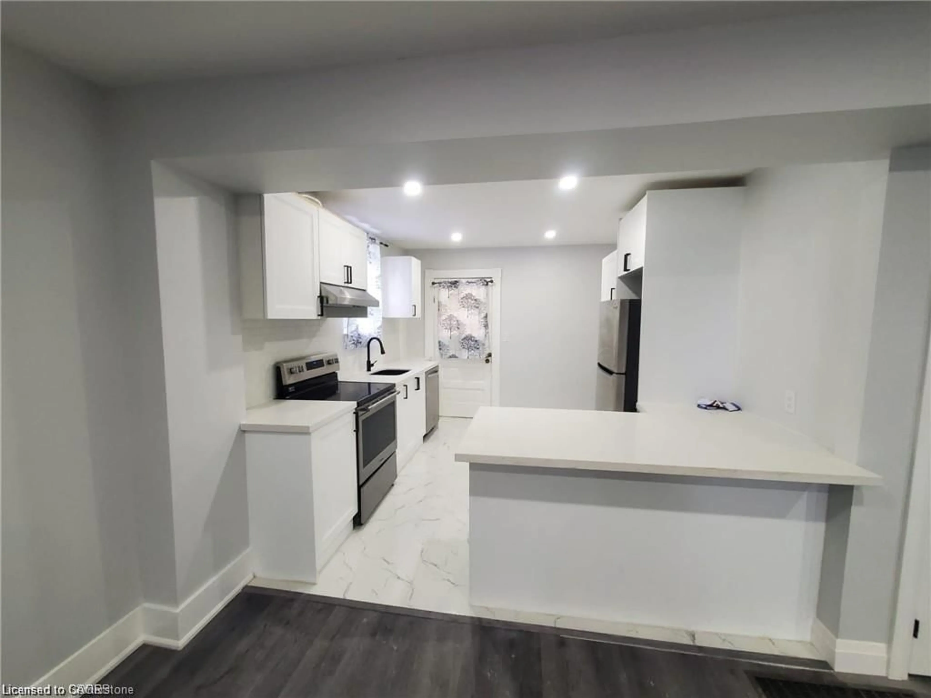 Open concept kitchen, unknown for 94 Brook St, Simcoe Ontario N3Y 3G5