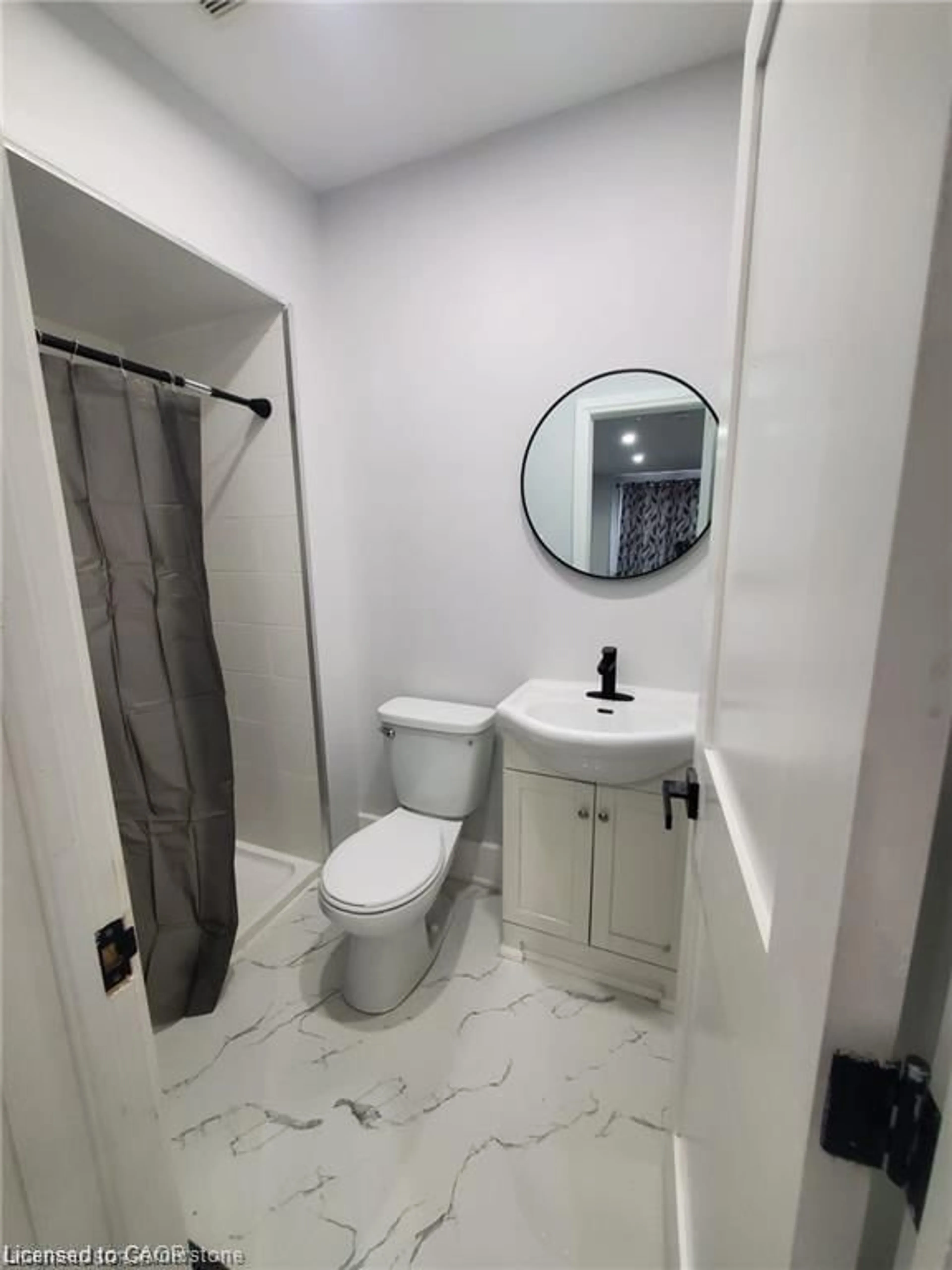 Standard bathroom, unknown for 94 Brook St, Simcoe Ontario N3Y 3G5