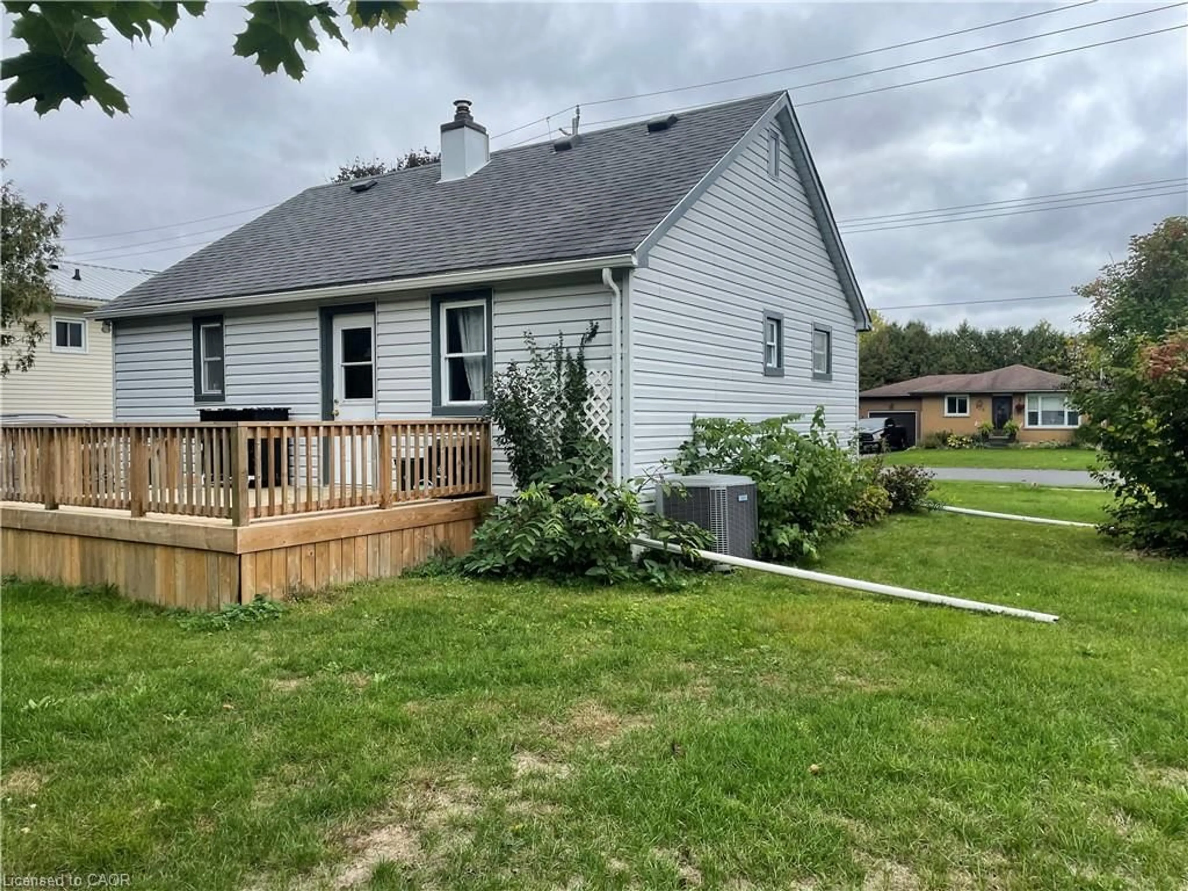 Home with vinyl exterior material, street for 177 Church St, Waterford Ontario N0E 1Y0