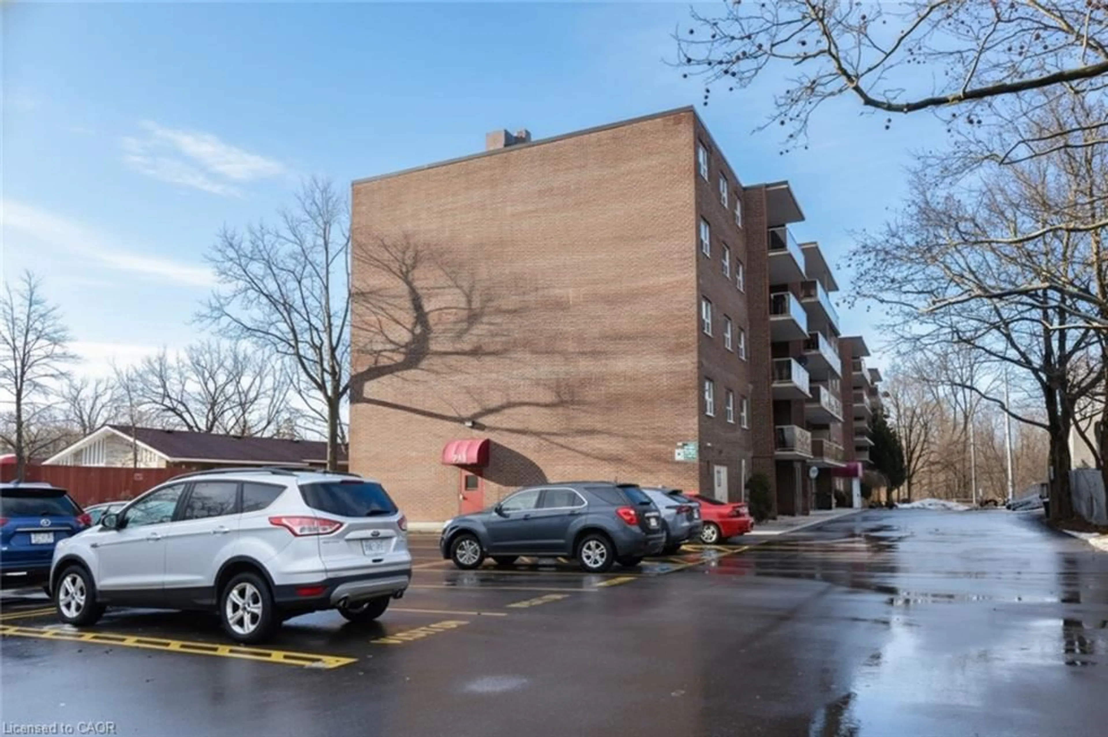 Parking for 793 Colborne St #205, Brantford Ontario N3S 7J3