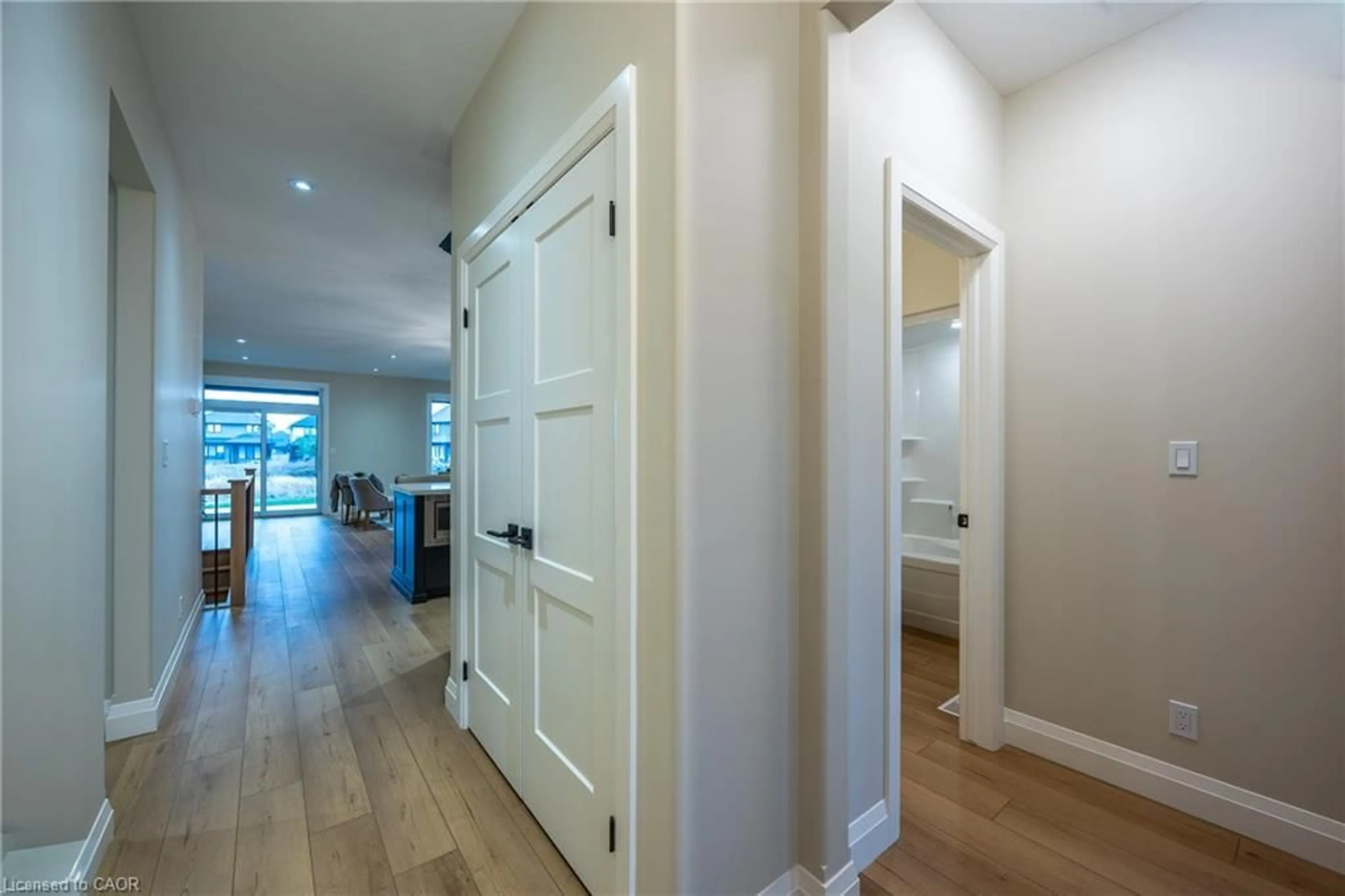 Indoor entryway for 93 Duchess Dr, Delhi Ontario N4B 2V3