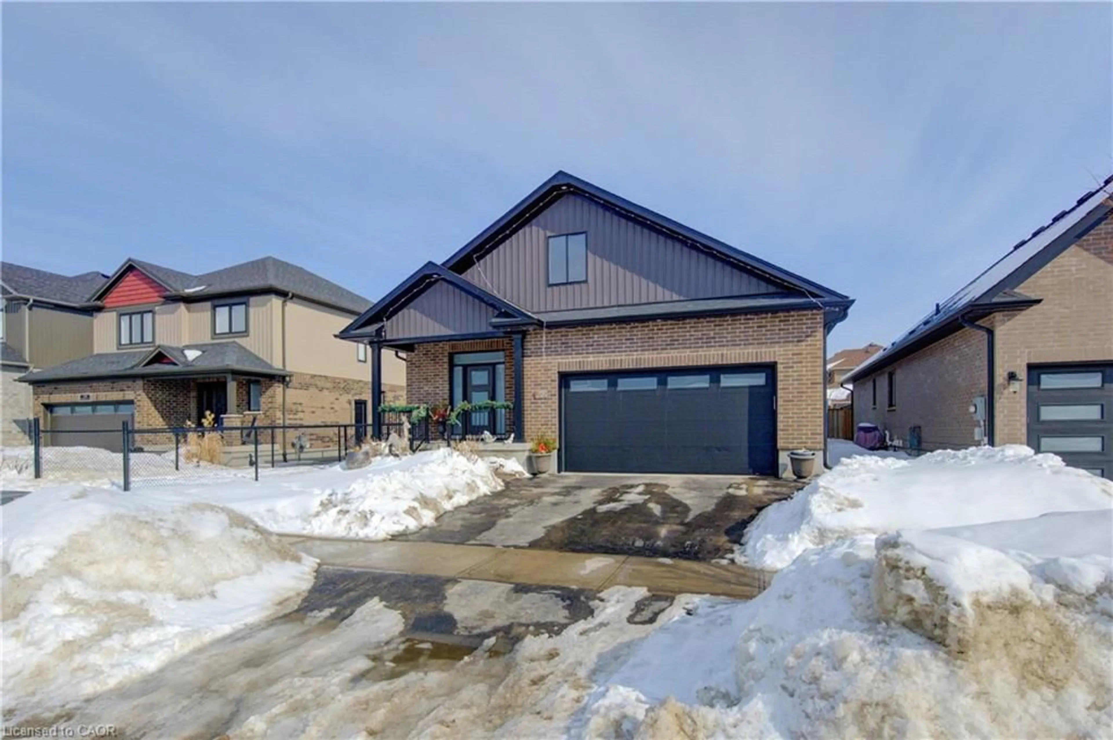 Home with brick exterior material, street for 86 Woodberry Cres, Elmira Ontario N3B 0C8