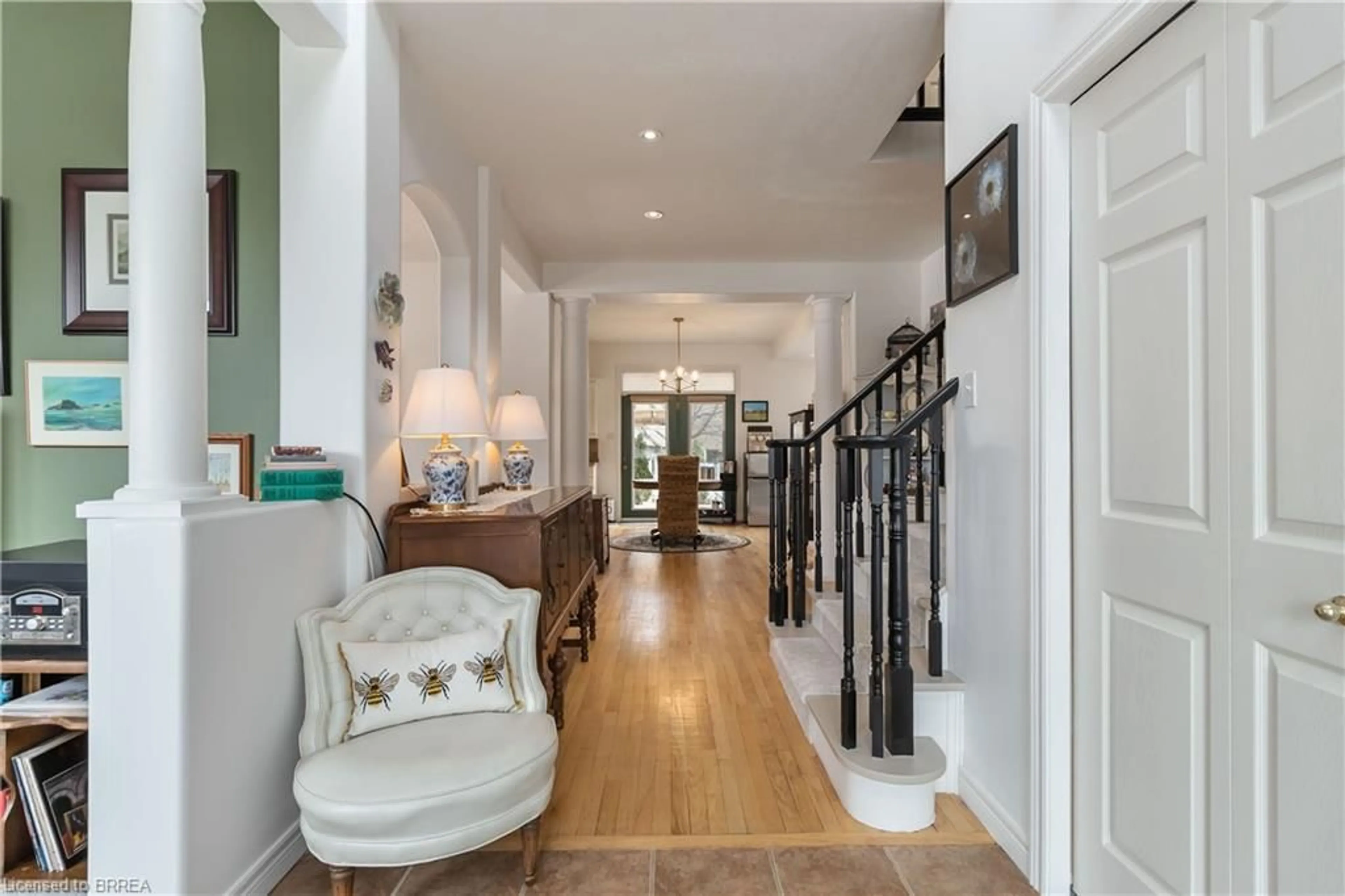 Indoor foyer for 211 Dundas St, Paris Ontario N3L 4H2