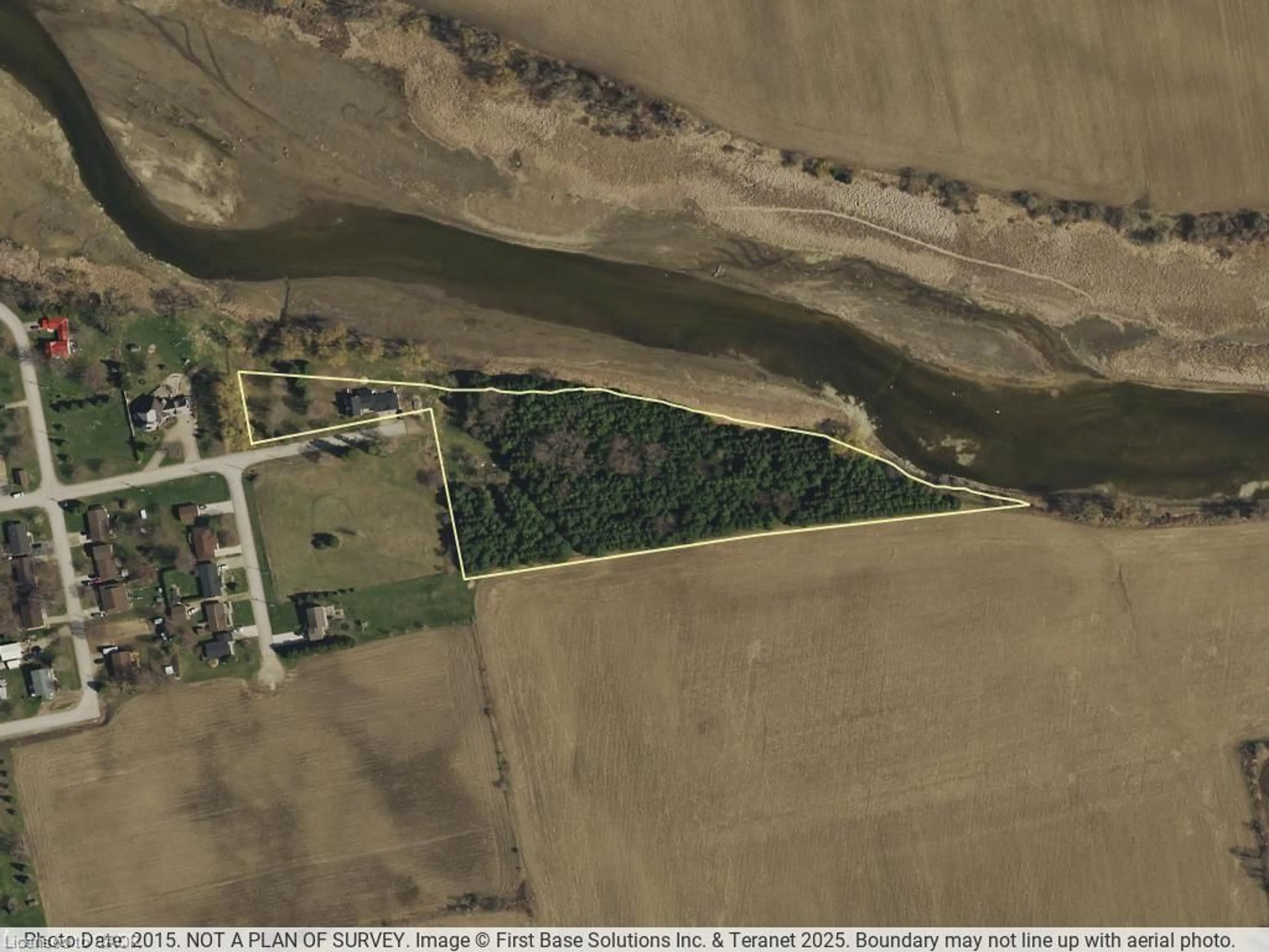 A pic from outside/outdoor area/front of a property/back of a property/a pic from drone, street for 2081 John St, Howick Ontario N0G 1X0