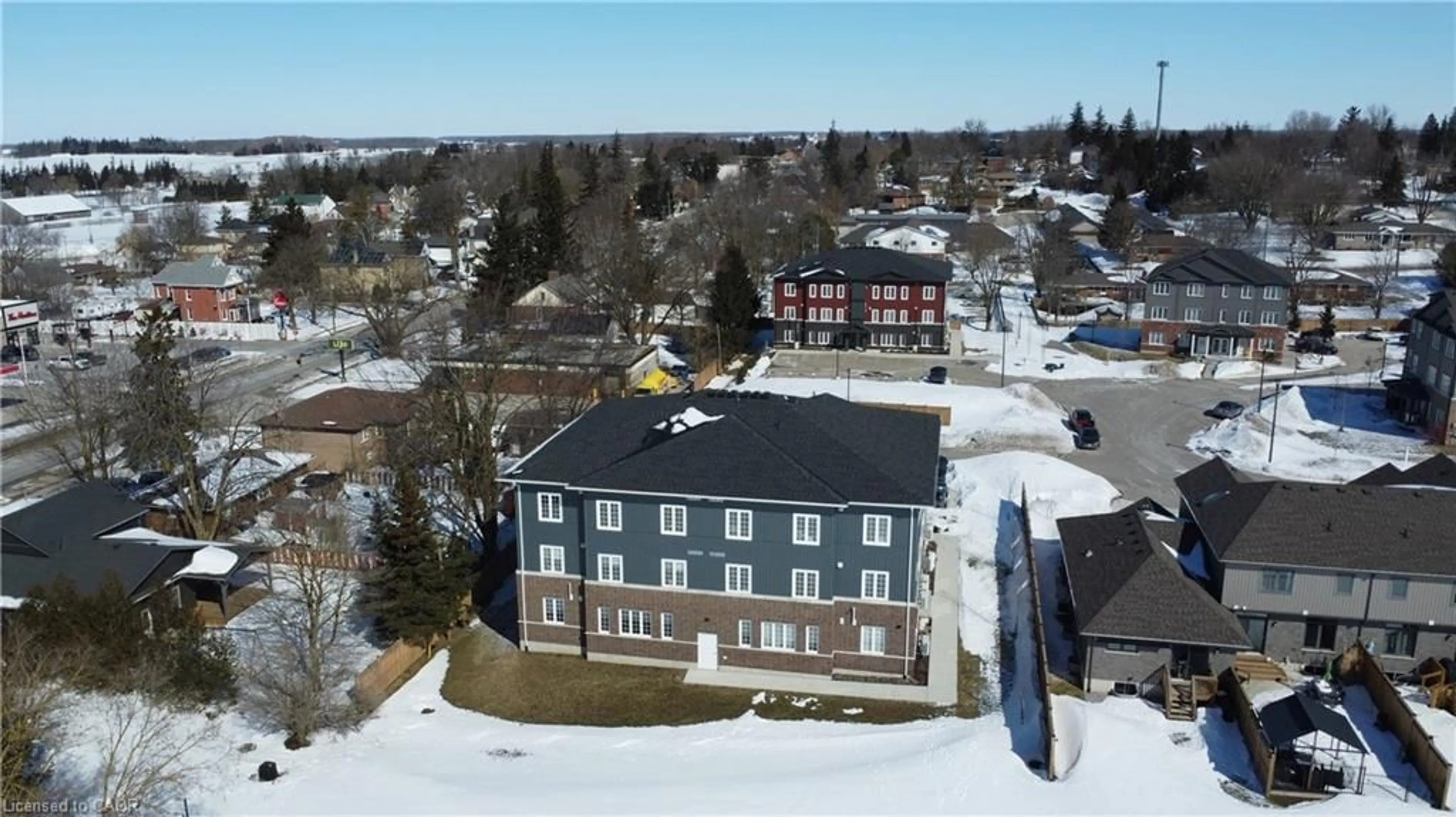 A pic from outside/outdoor area/front of a property/back of a property/a pic from drone, building for 25 Murray Crt #1, Milverton Ontario N0K 1M0