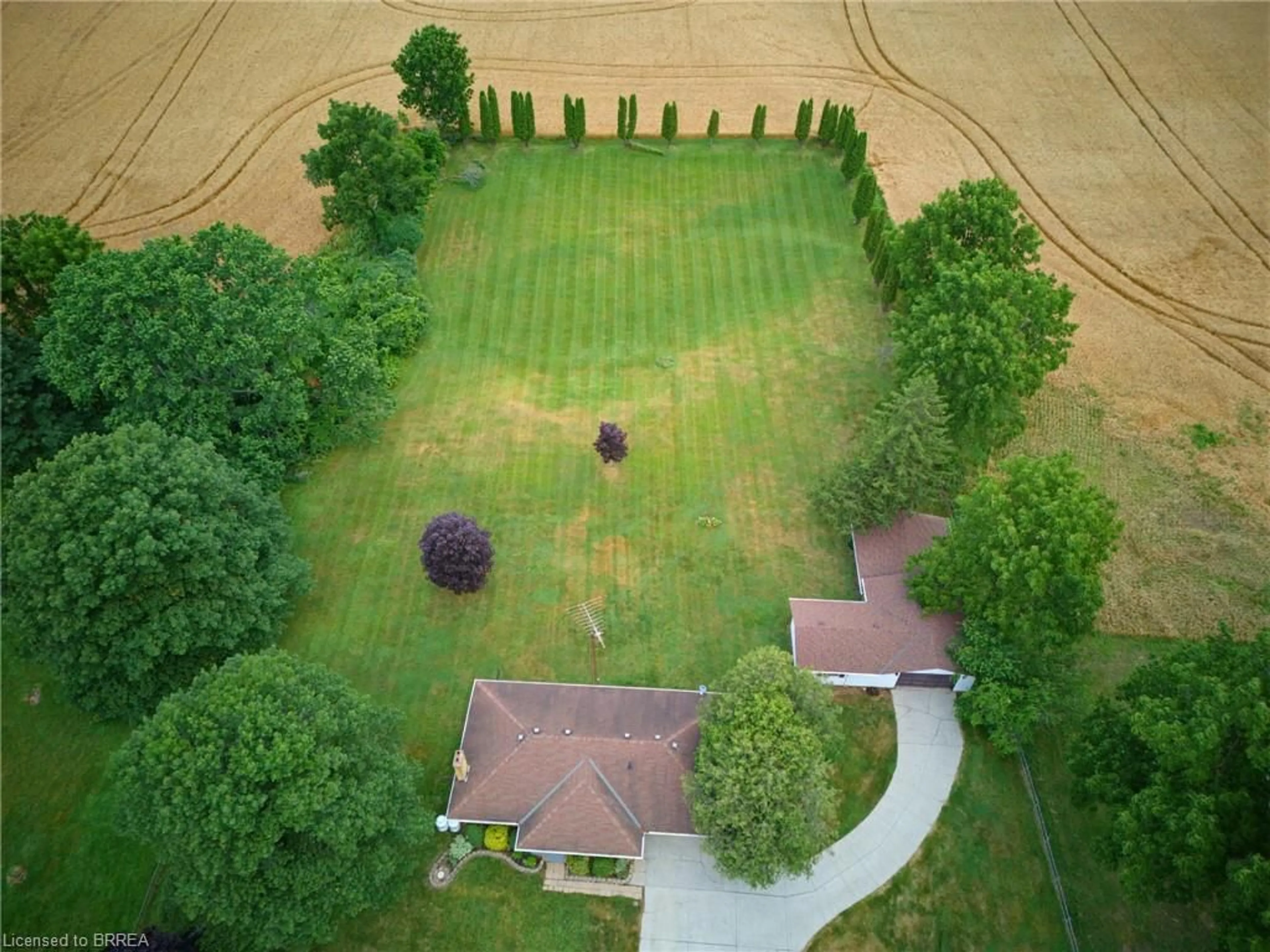 A pic from outside/outdoor area/front of a property/back of a property/a pic from drone, unknown for 347 Blue Lake Rd, South Dumfries Ontario N0E 1N0