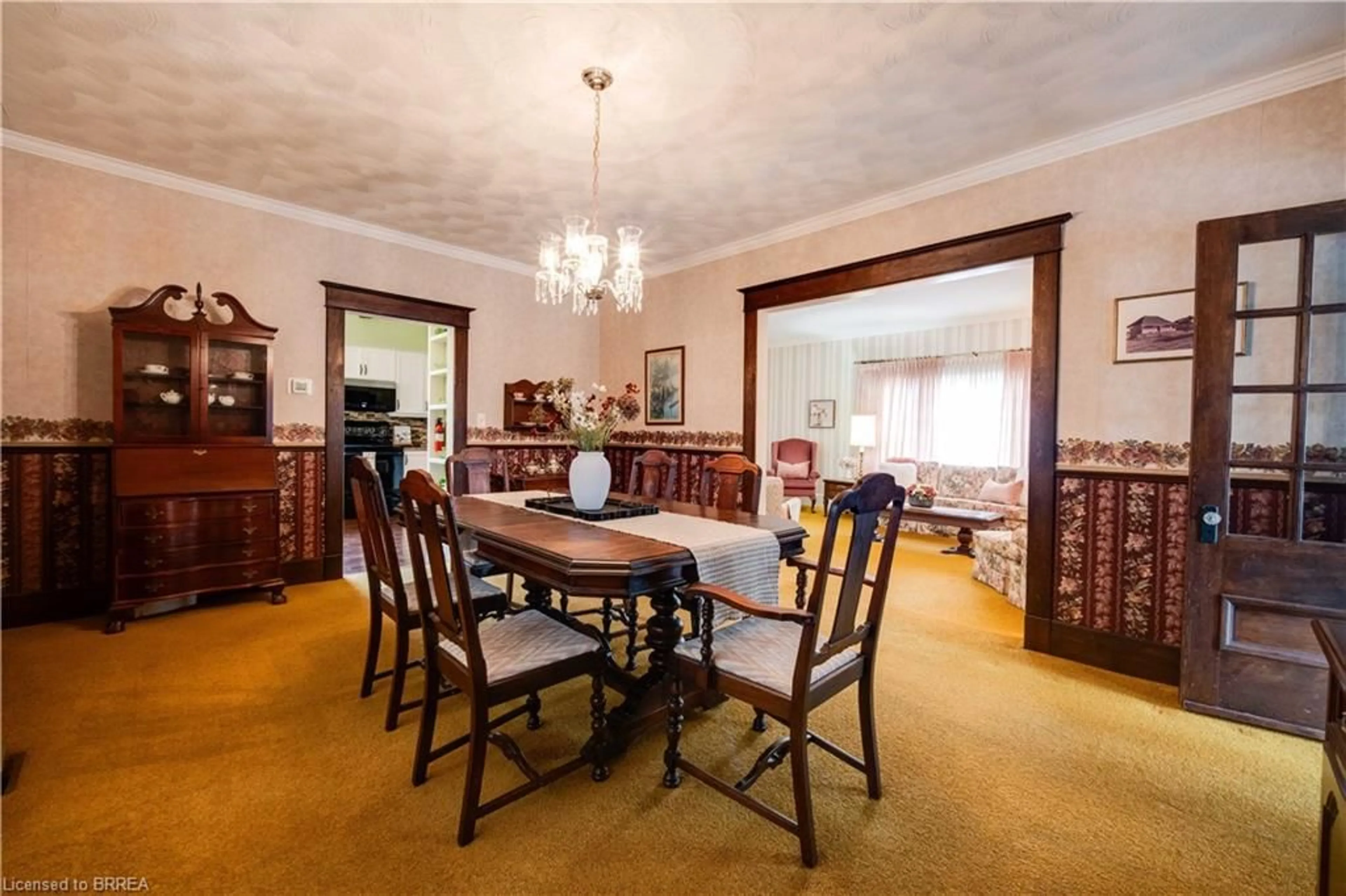 Dining room, unknown for 46 Jane St, Paris Ontario N3L 2X9