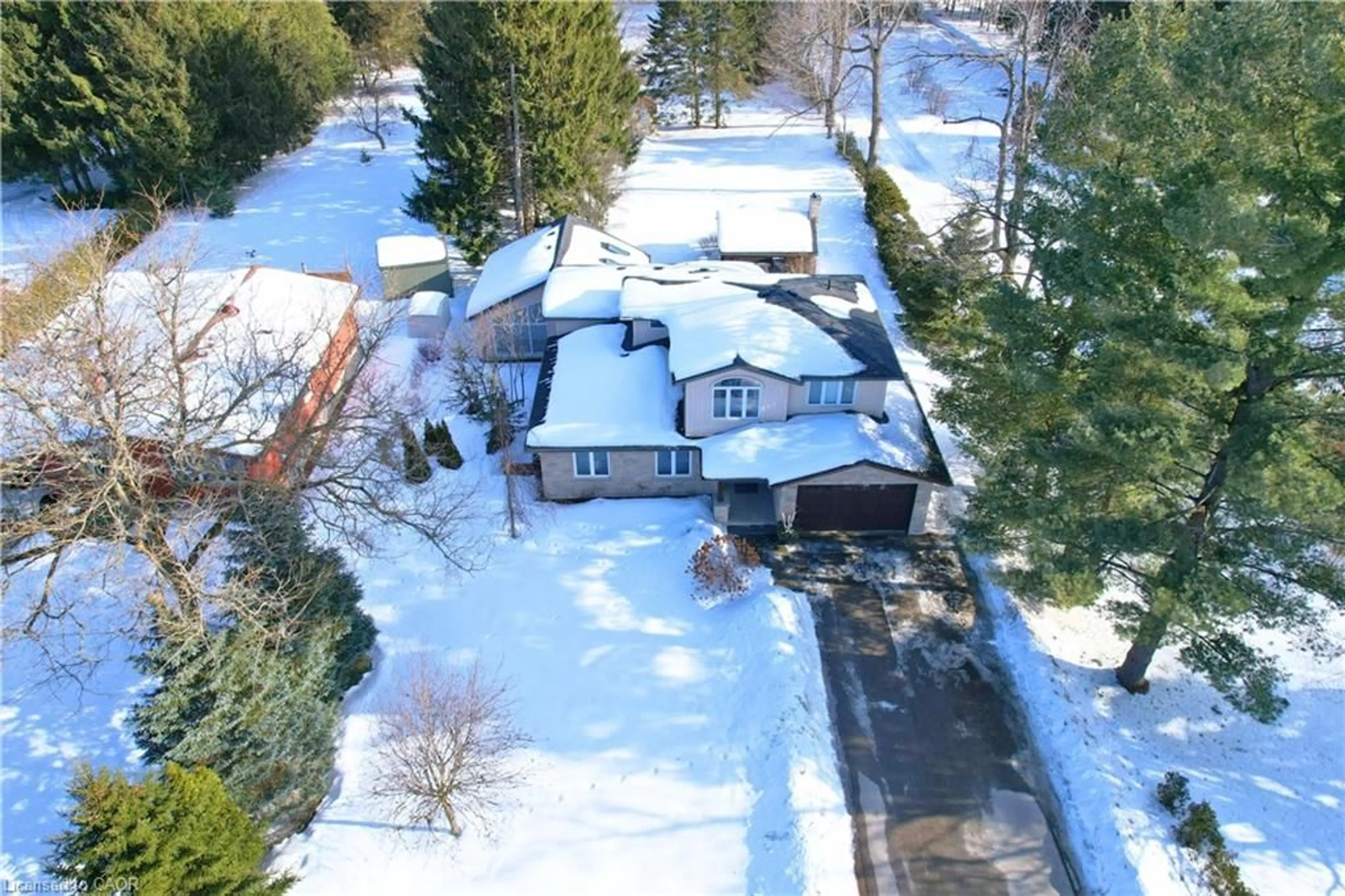 A pic from outside/outdoor area/front of a property/back of a property/a pic from drone, street for 45 Sideroad 18, Fergus Ontario N1M 2W3