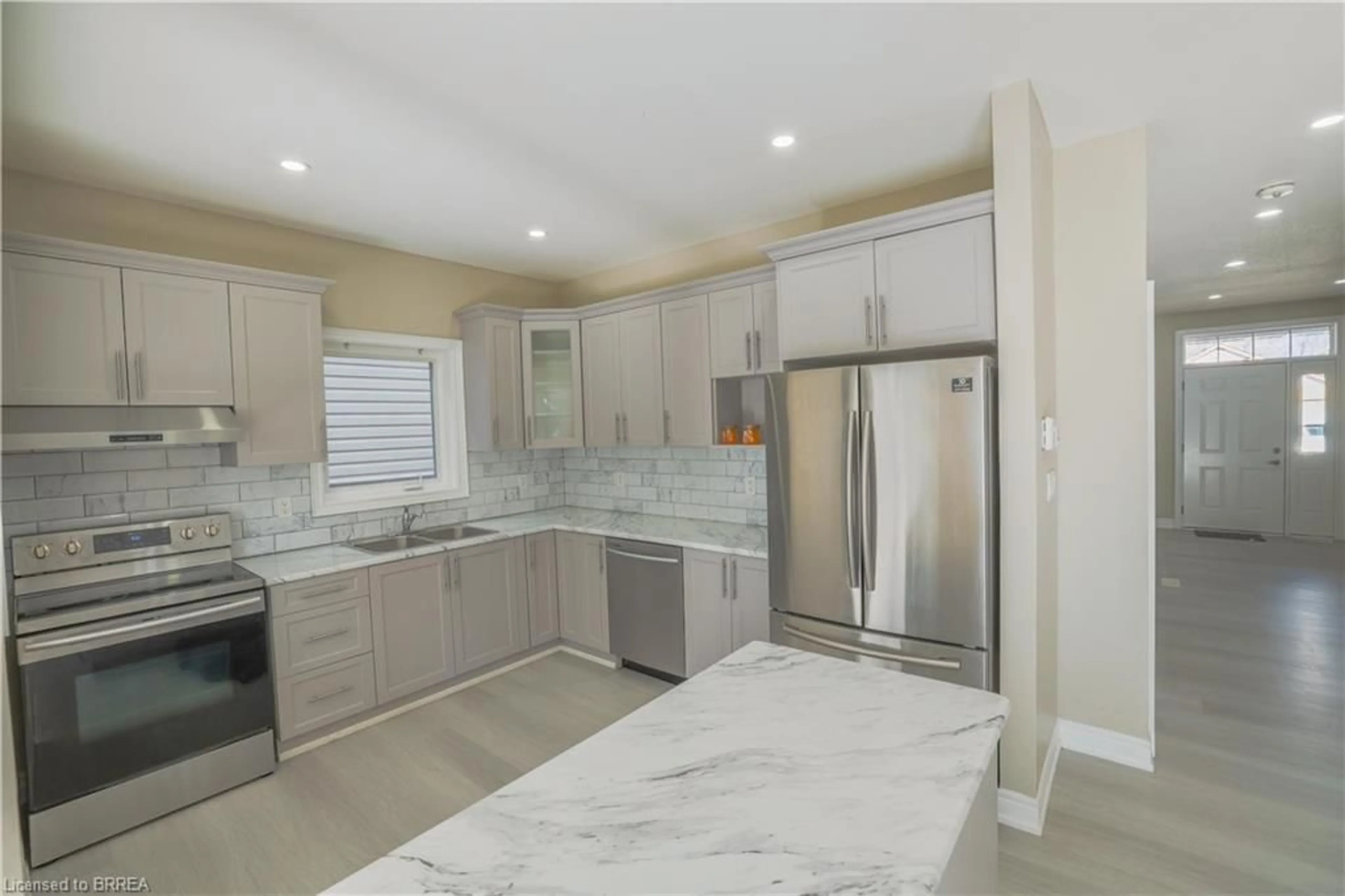 Open concept kitchen, ceramic/tile floor for 72 Balfour St, Brantford Ontario N3T 1J7