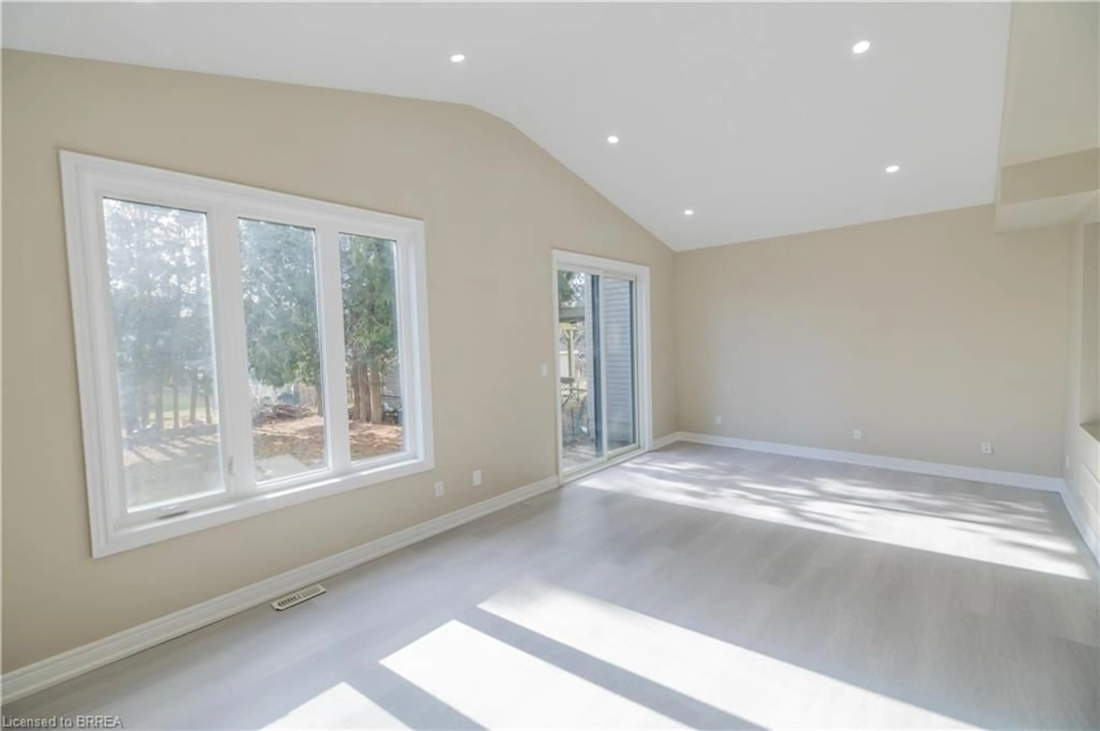 A pic of a room for 72 Balfour St, Brantford Ontario N3T 1J7