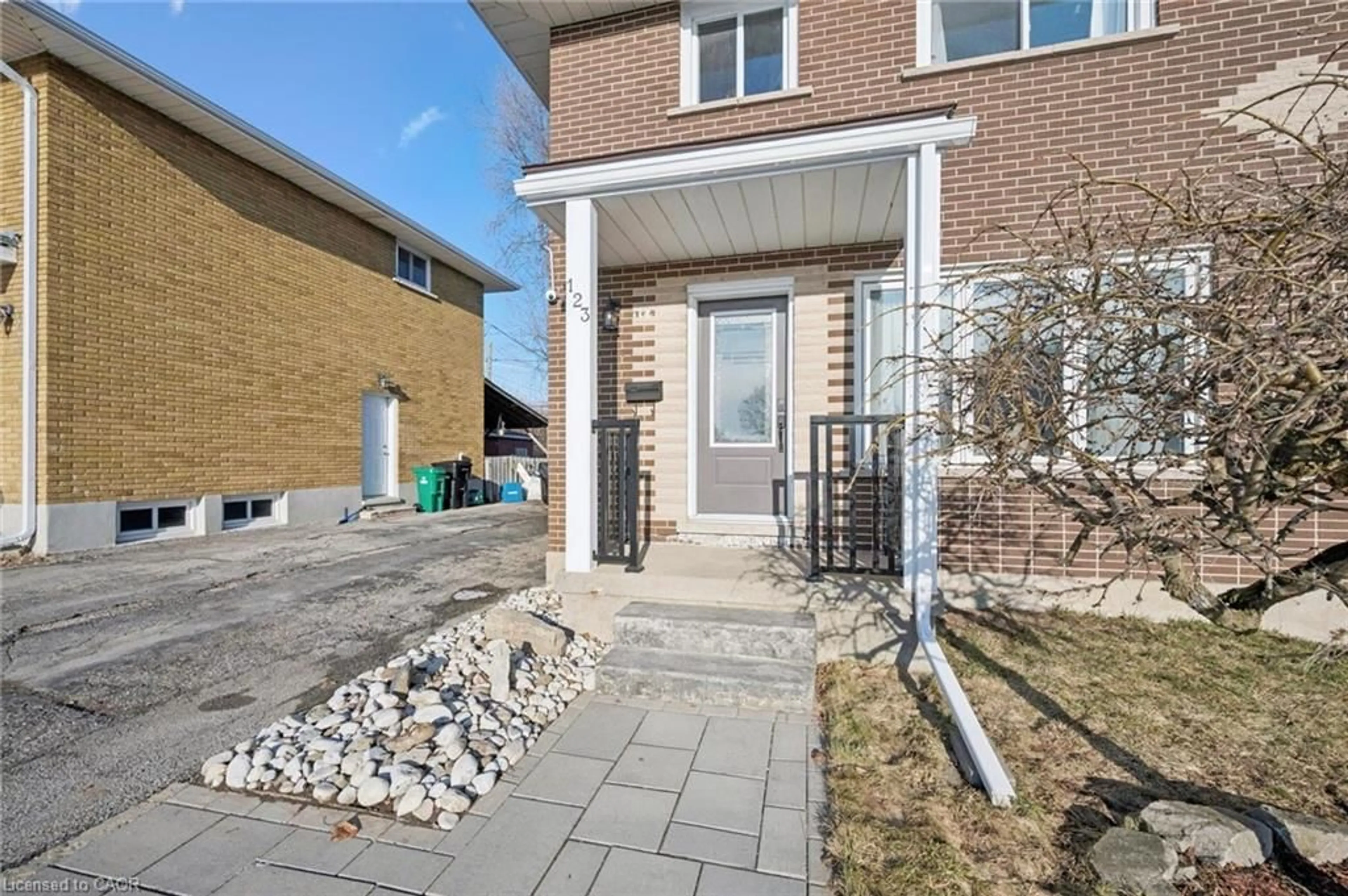 Home with brick exterior material, street for 123 Henry St, Cambridge Ontario N1R 3X3