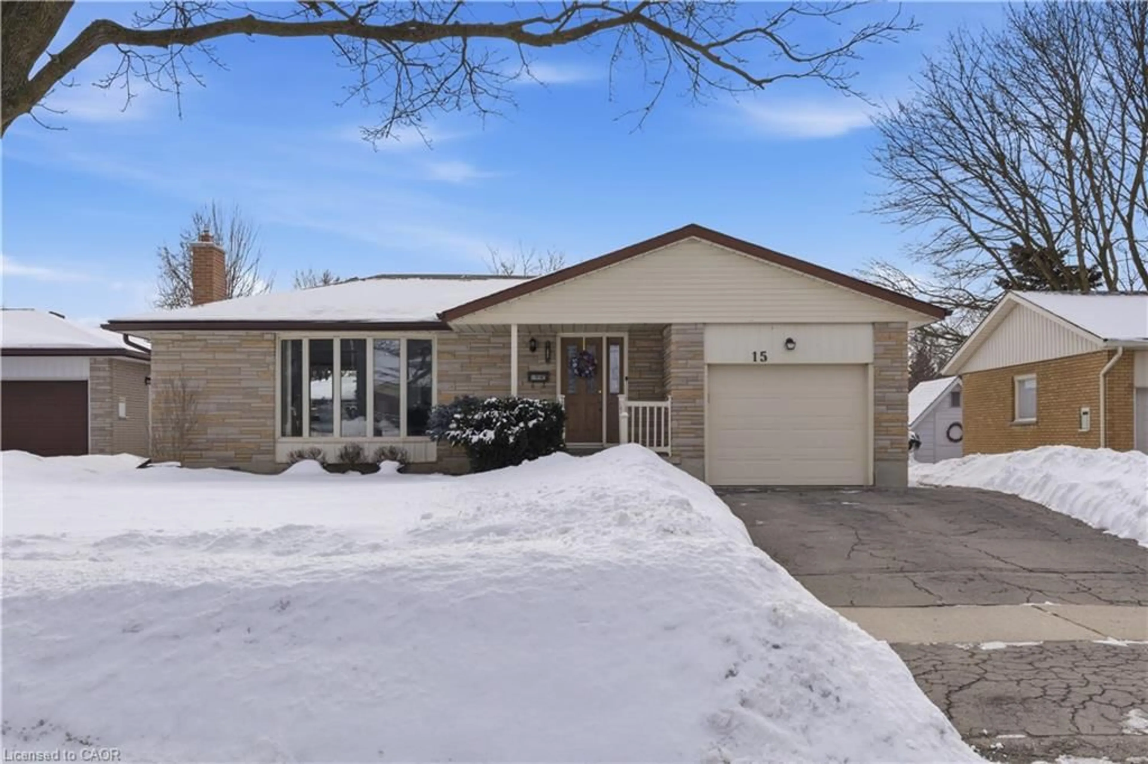 Unknown for 15 Confederation Dr, Kitchener Ontario N2B 2X3