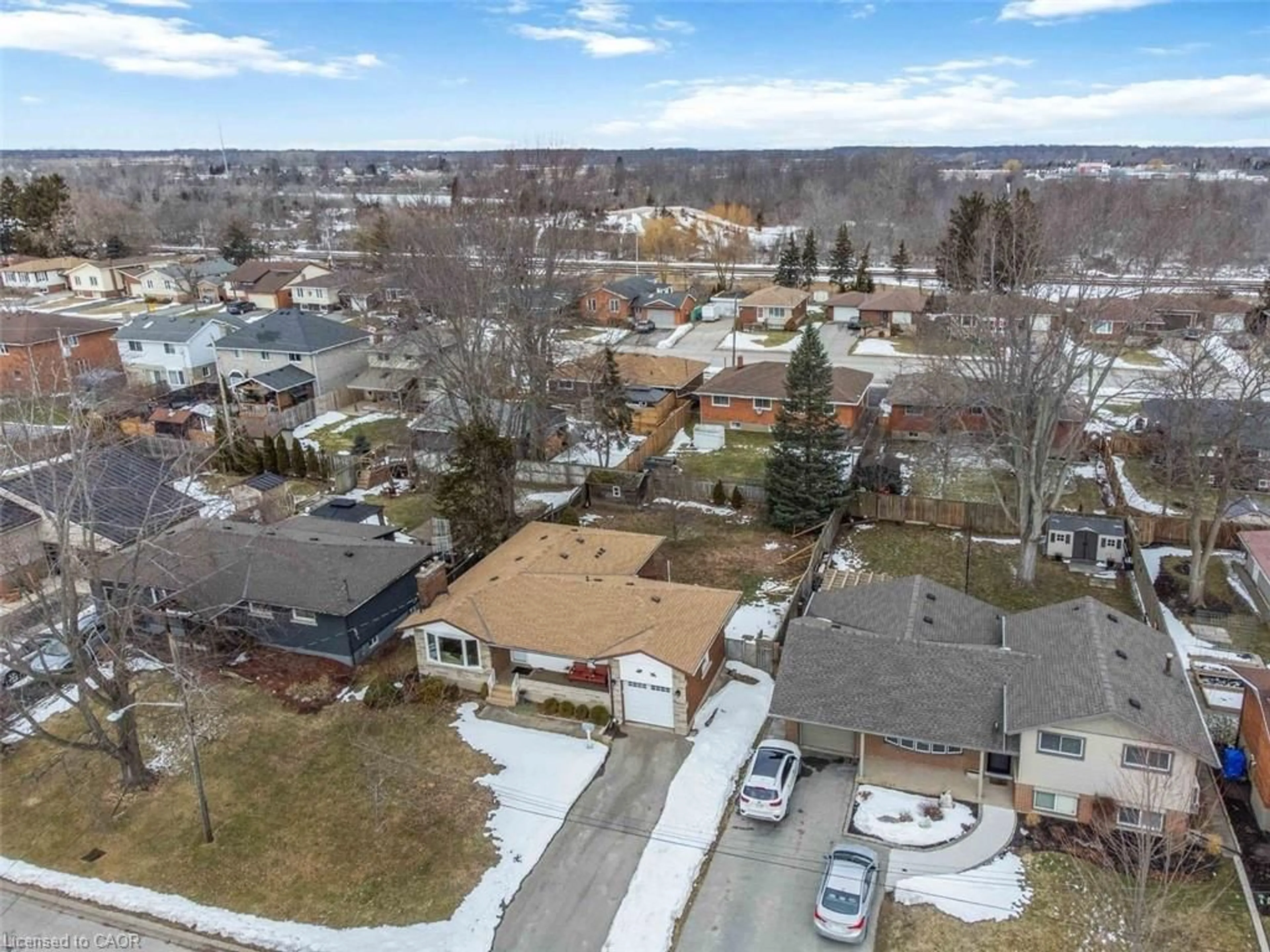 A pic from outside/outdoor area/front of a property/back of a property/a pic from drone, street for 80 Michael Dr, Port Colborne Ontario L3K 3C5