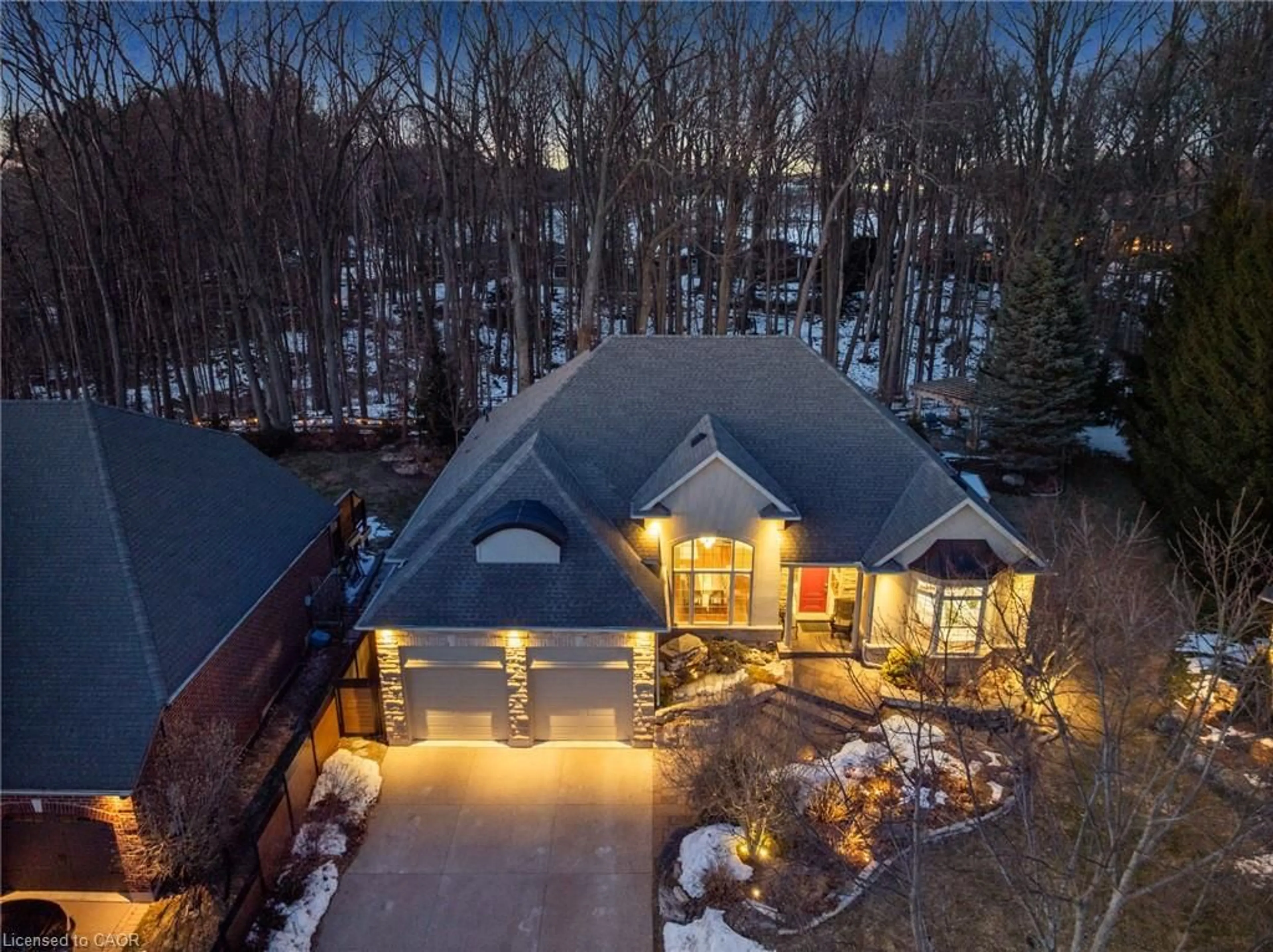 A pic from outside/outdoor area/front of a property/back of a property/a pic from drone, unknown for 15 Mansfield Dr, Fenwick Ontario L0S 1C0