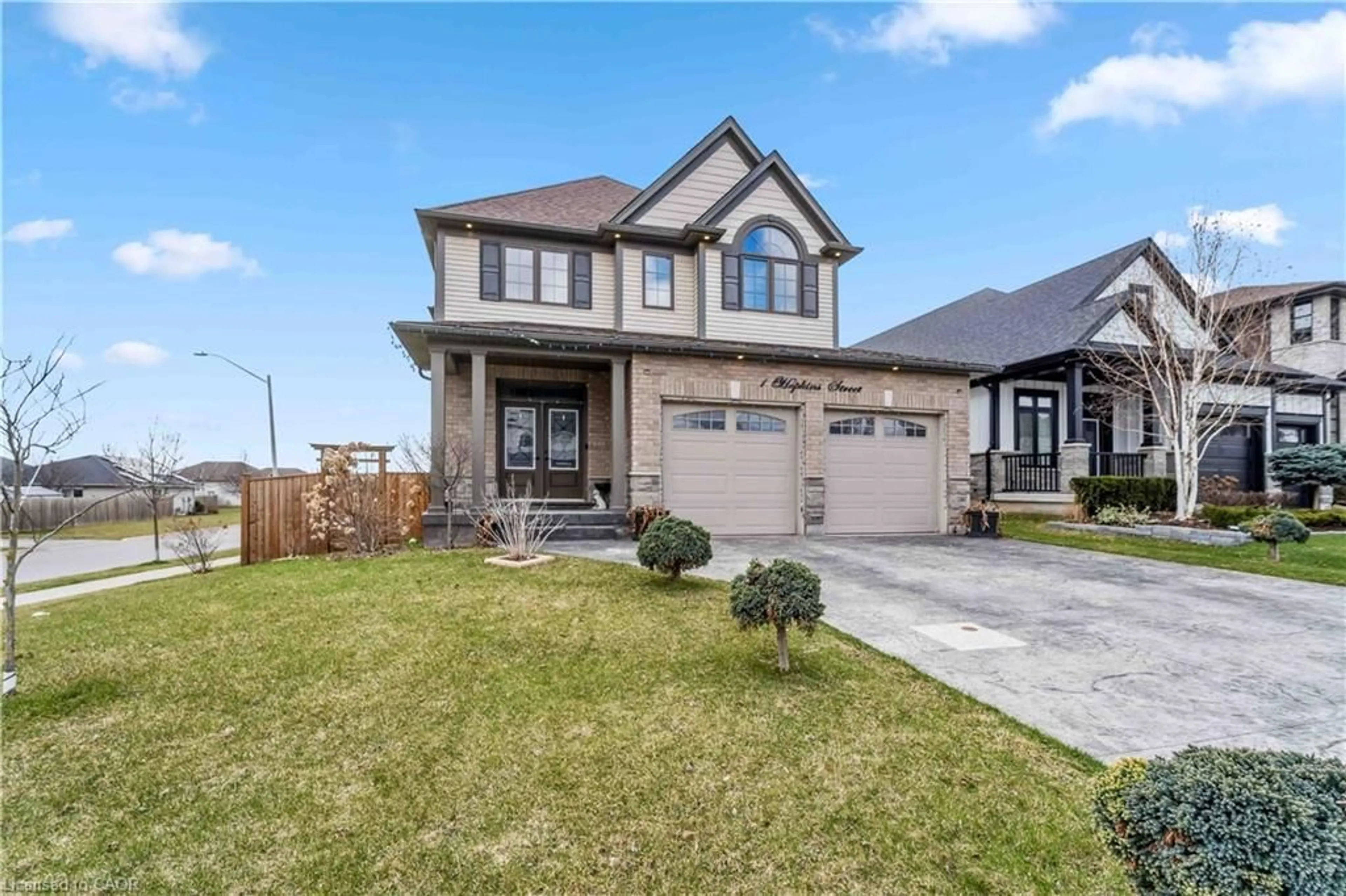 Home with brick exterior material, street for 1 Hopkins St, Thorold Ontario L2V 0E6