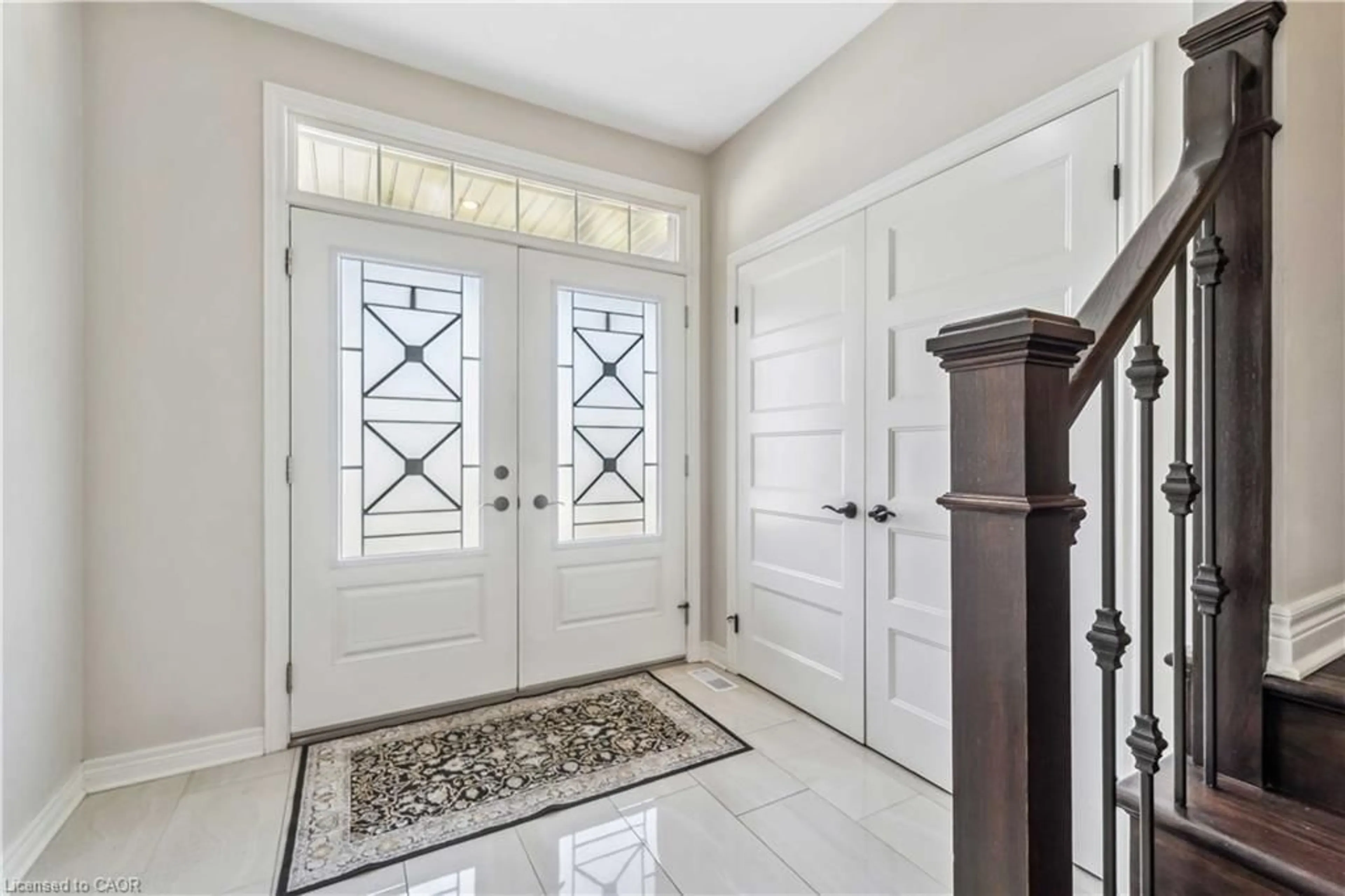 Indoor entryway for 1 Hopkins St, Thorold Ontario L2V 0E6