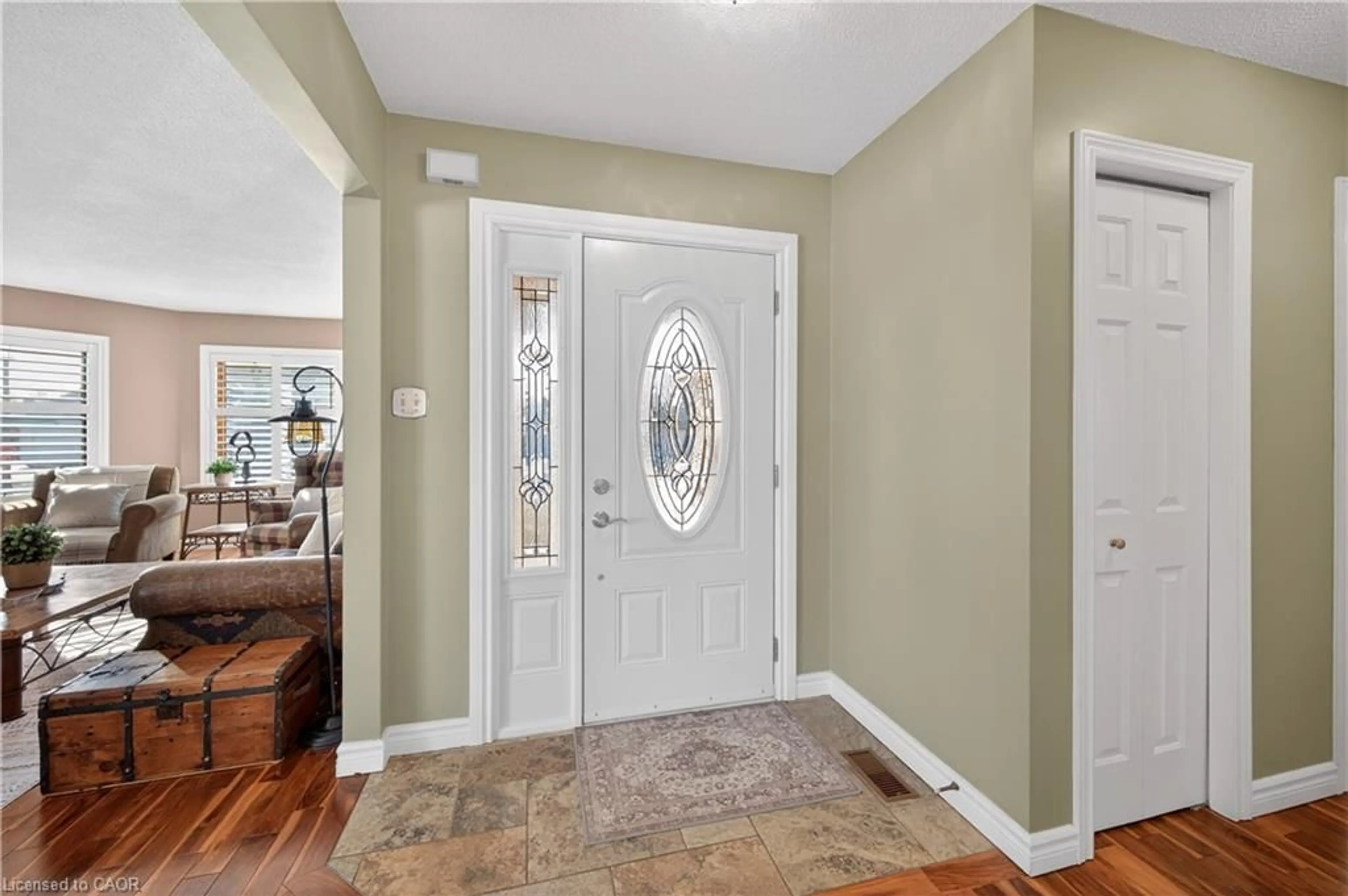 Indoor entryway for 35 Highland Blvd, Caledonia Ontario N3W 1G6