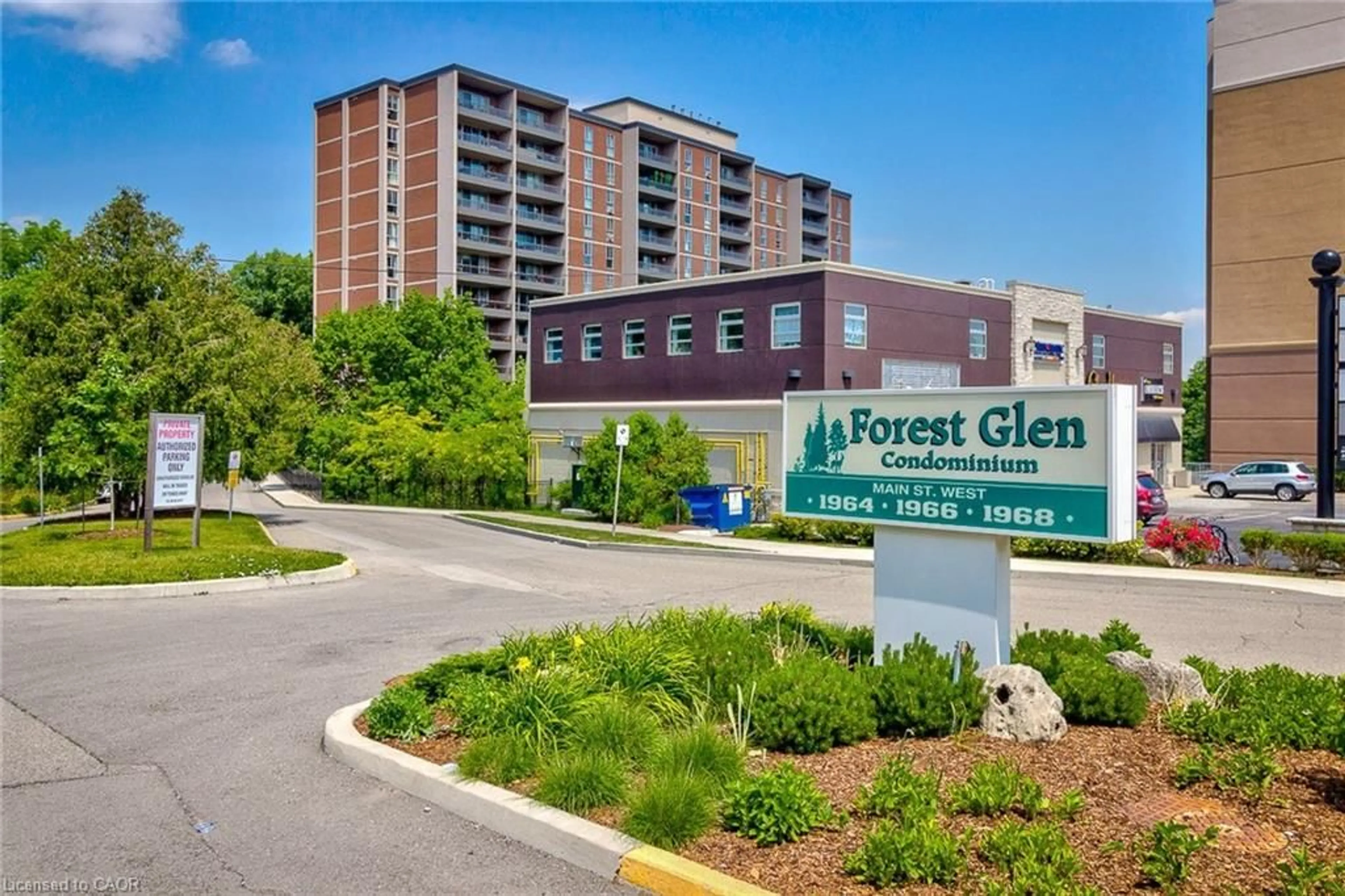 Unknown for 1966 Main St #104, Hamilton Ontario L8S 1J6