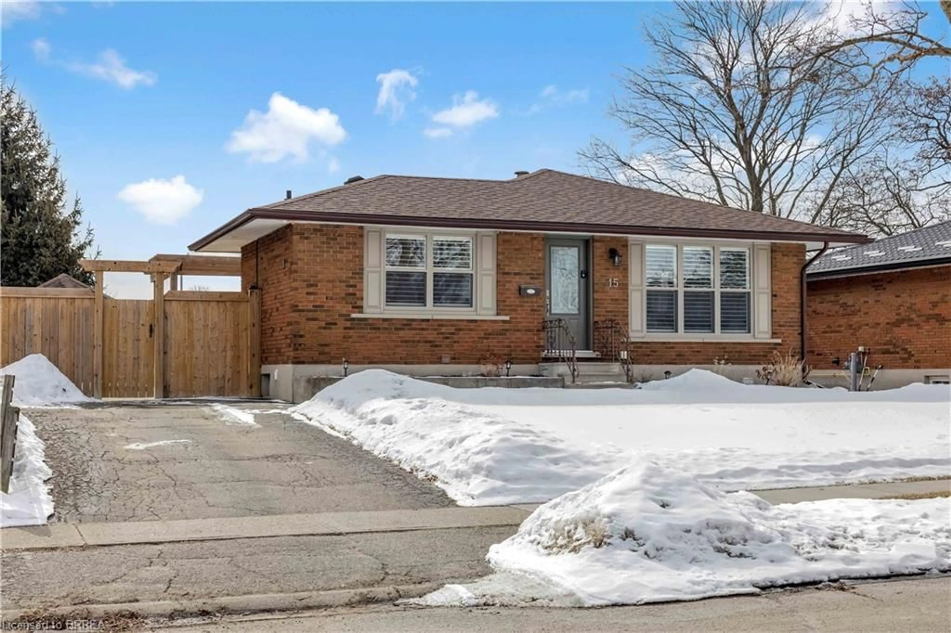 Home with brick exterior material, street for 15 Blueridge Cres, Brantford Ontario N3R 5E6